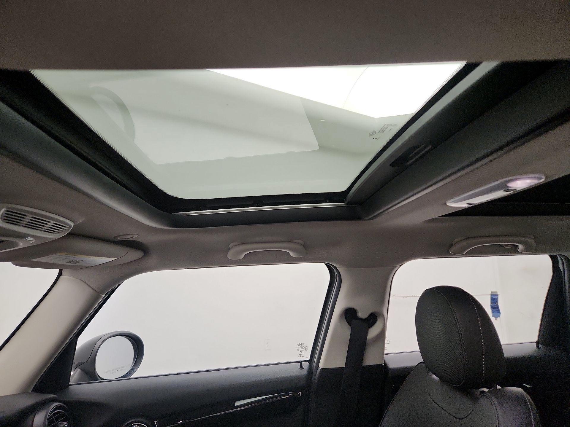 Thumbnail: 2019 MINI Cooper Hardtop - 19