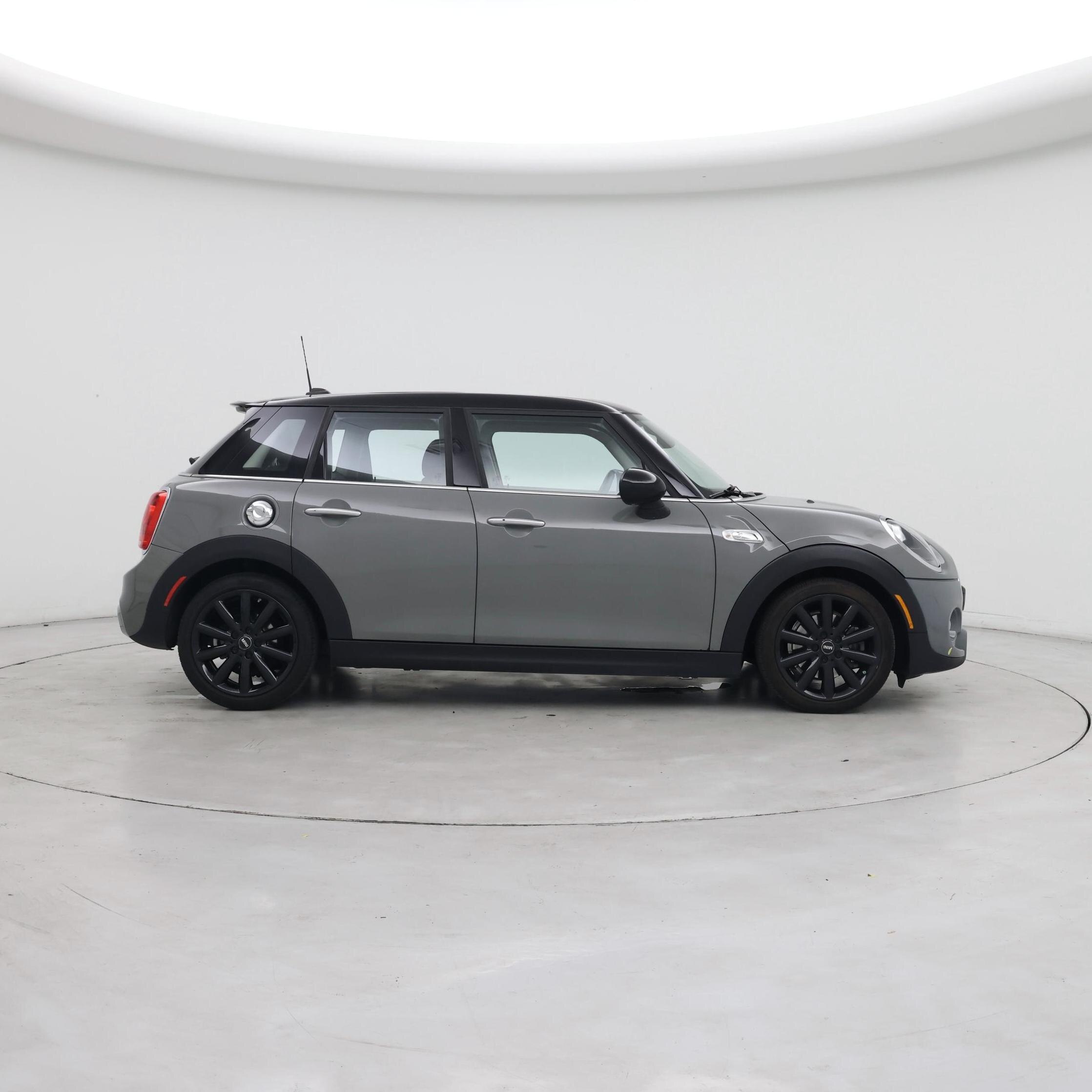 Thumbnail: 2019 MINI Cooper Hardtop - 7