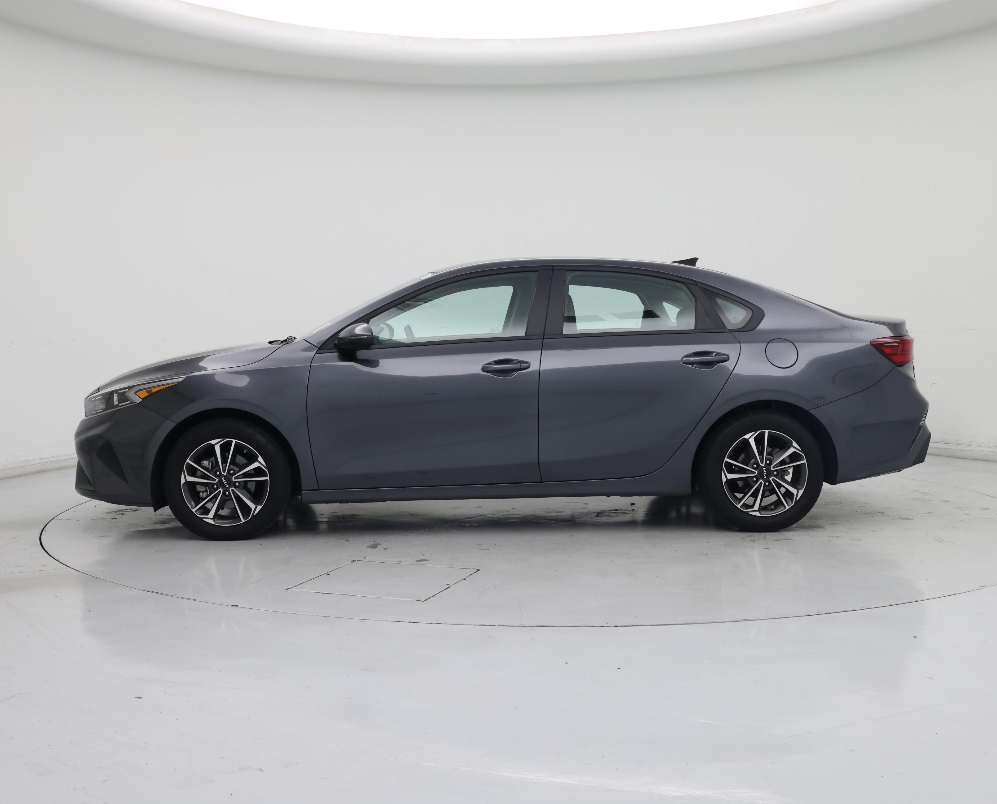 Thumbnail: 2024 Kia Forte - 3