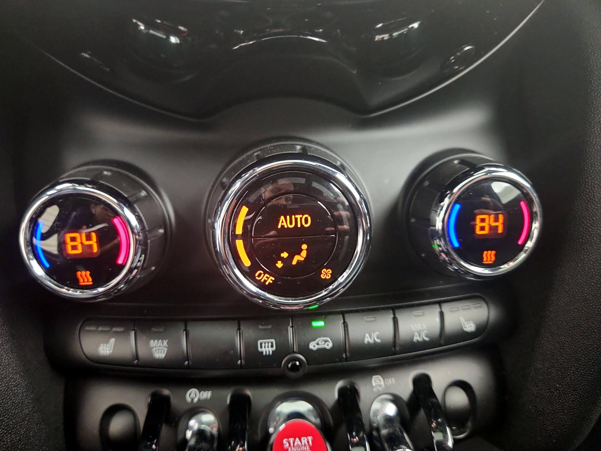 Thumbnail: 2020 MINI Cooper Hardtop - 16