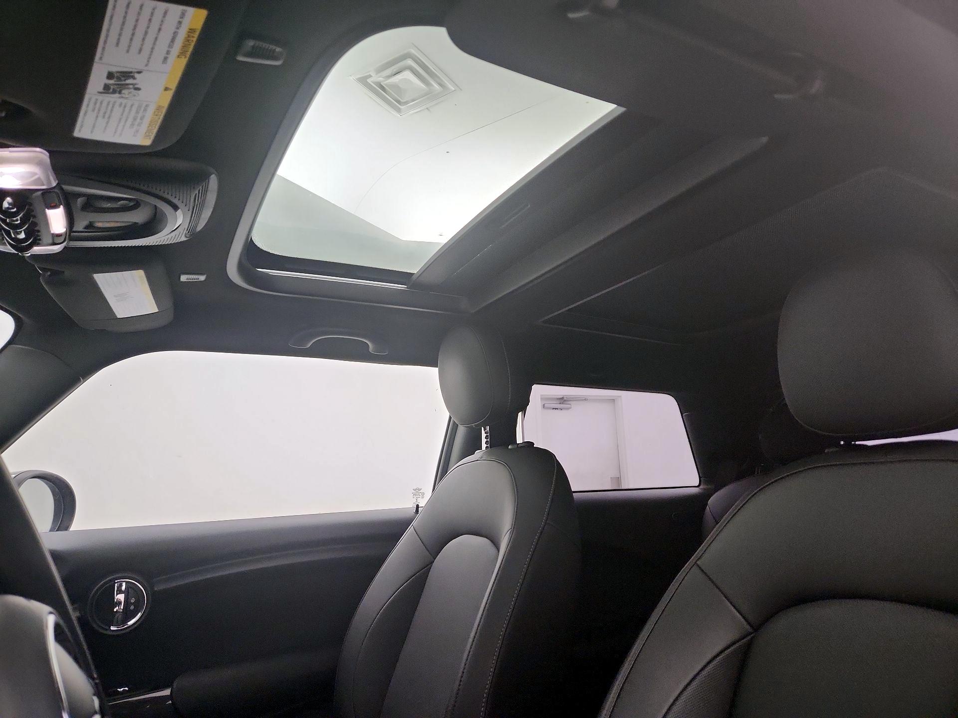 Thumbnail: 2020 MINI Cooper Hardtop - 19