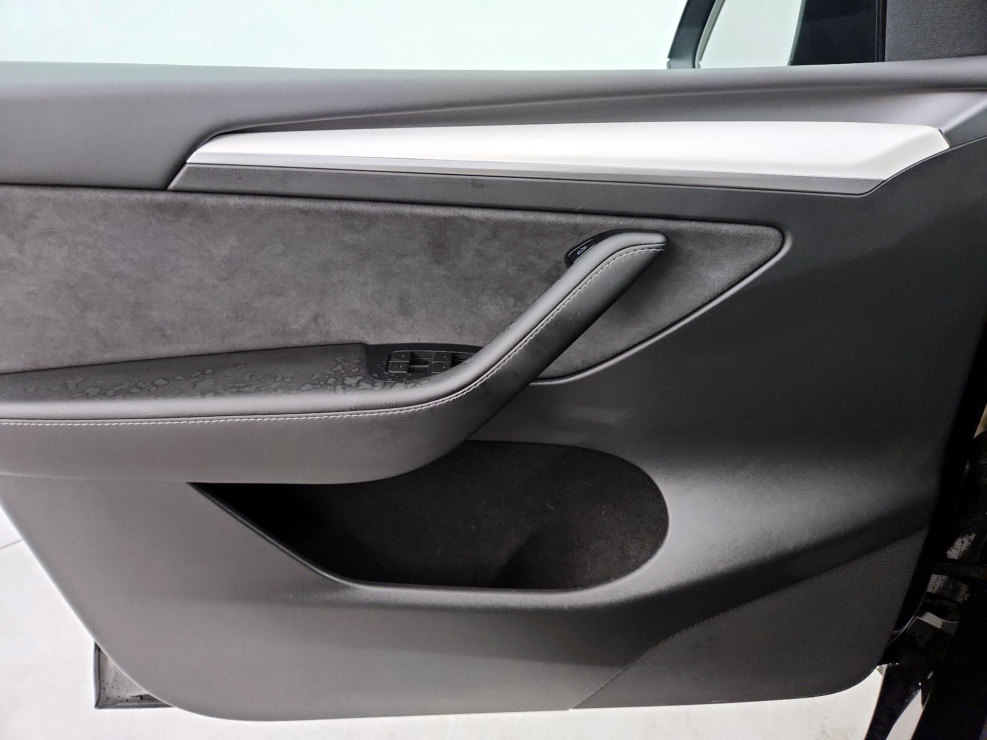 Thumbnail: 2023 Tesla Model Y - 12