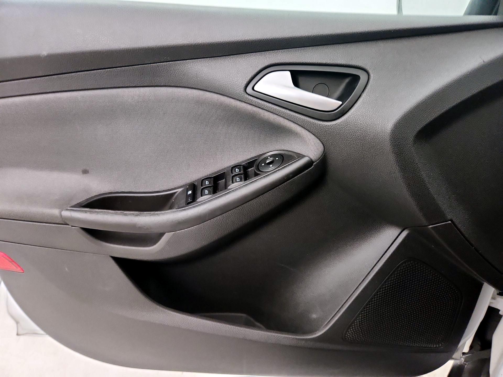 Thumbnail: 2014 Ford Focus - 12