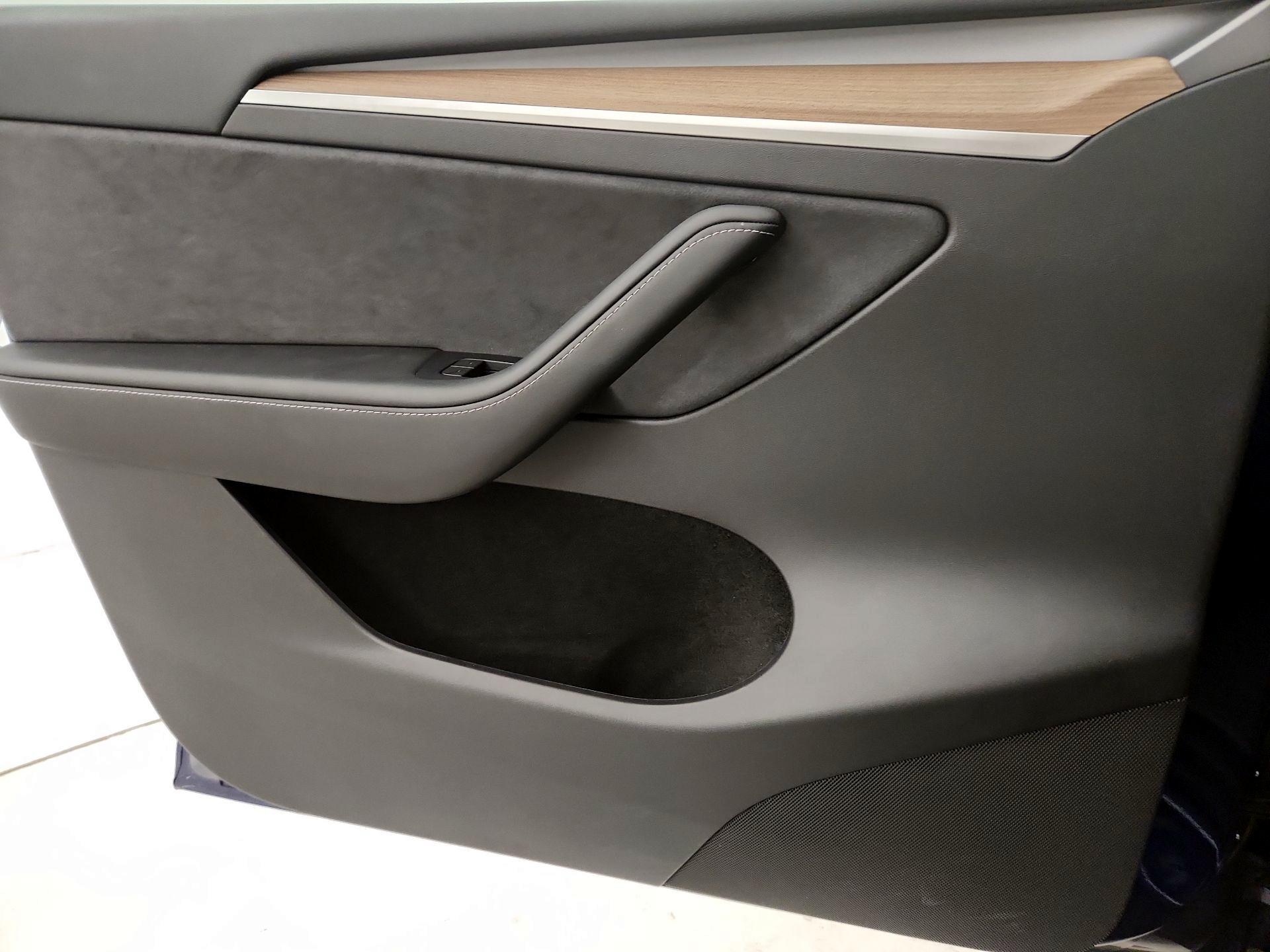 Thumbnail: 2023 Tesla Model Y - 12