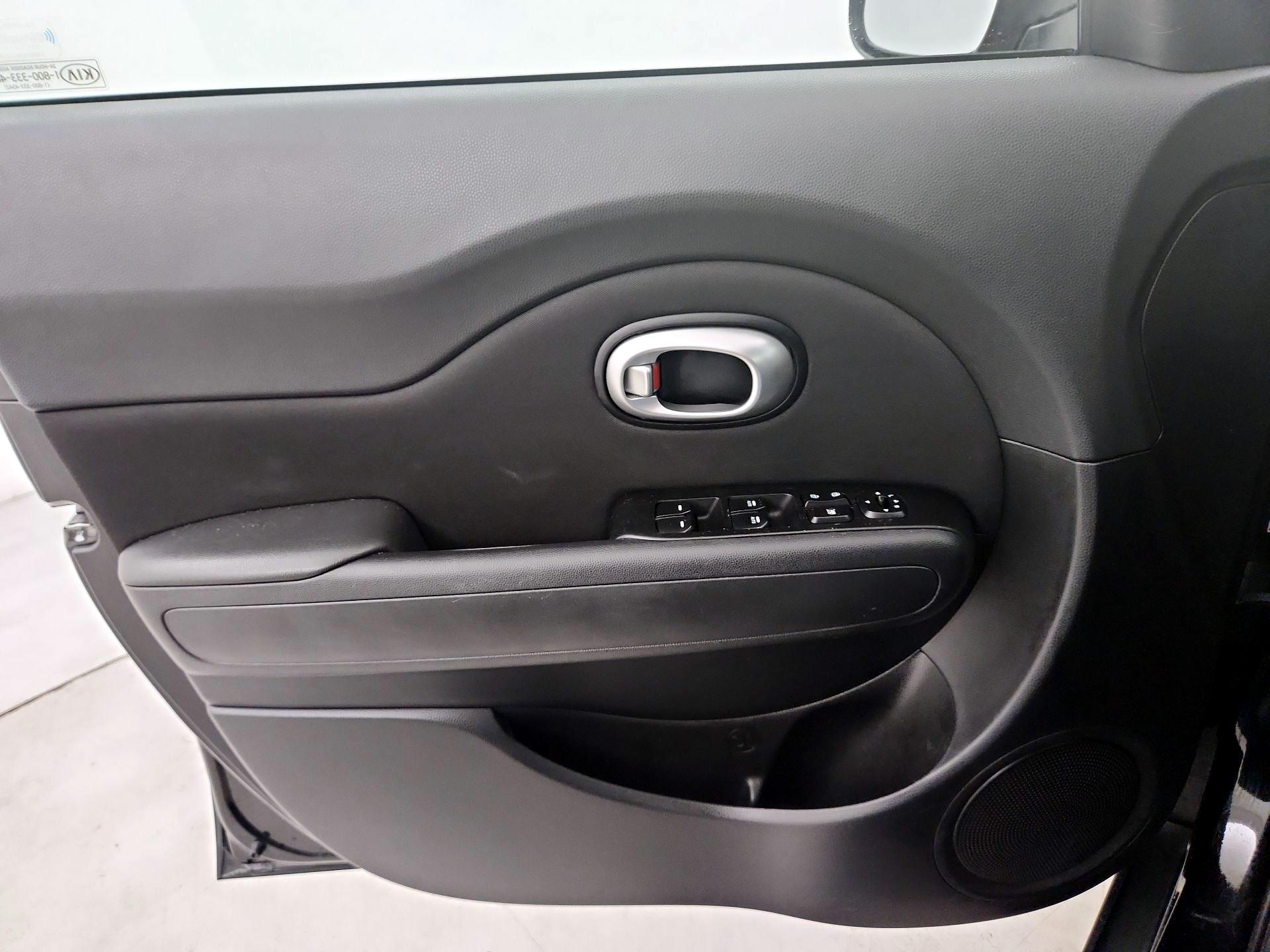 Thumbnail: 2015 Kia Soul - 12