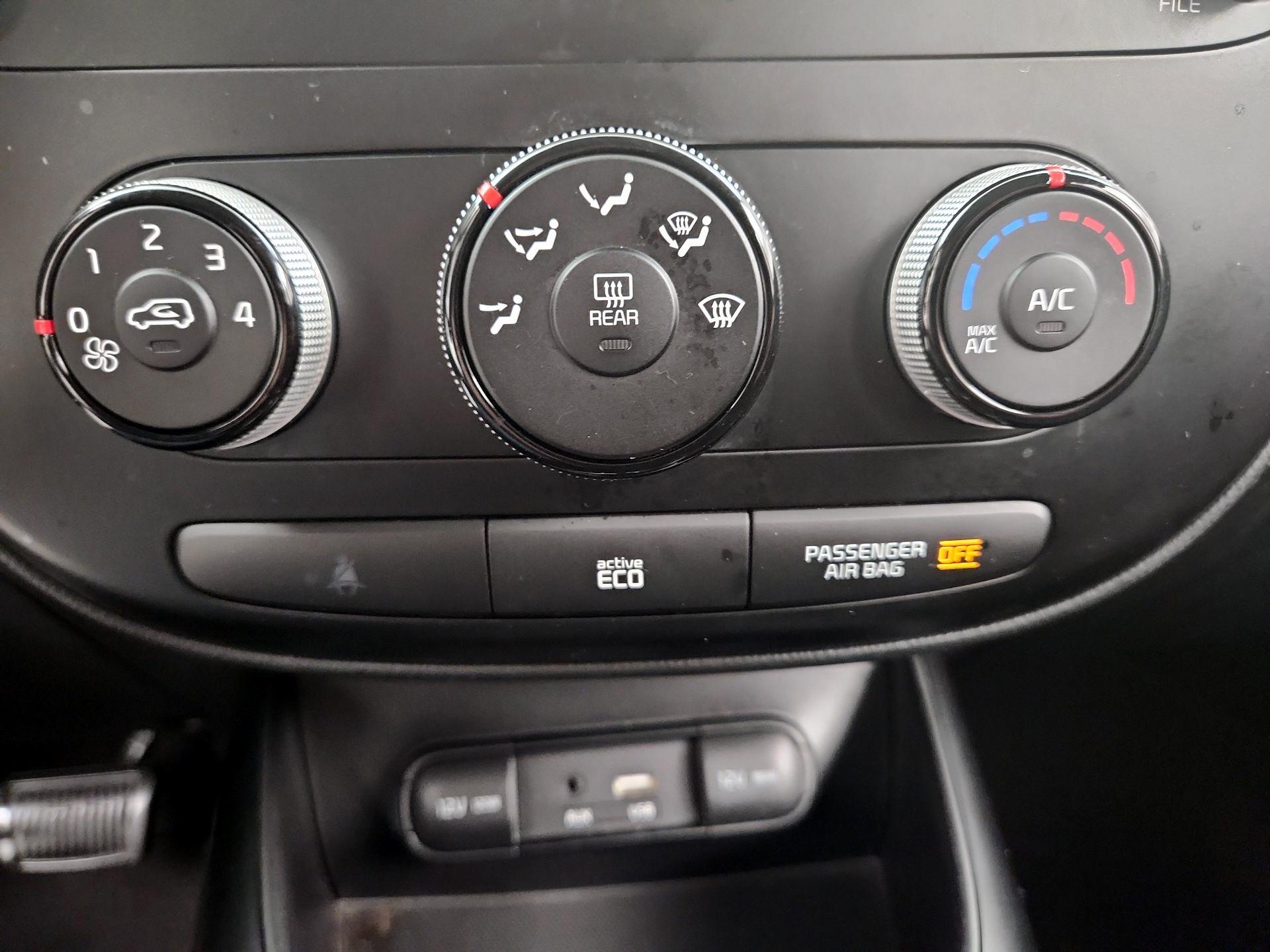 Thumbnail: 2015 Kia Soul - 15