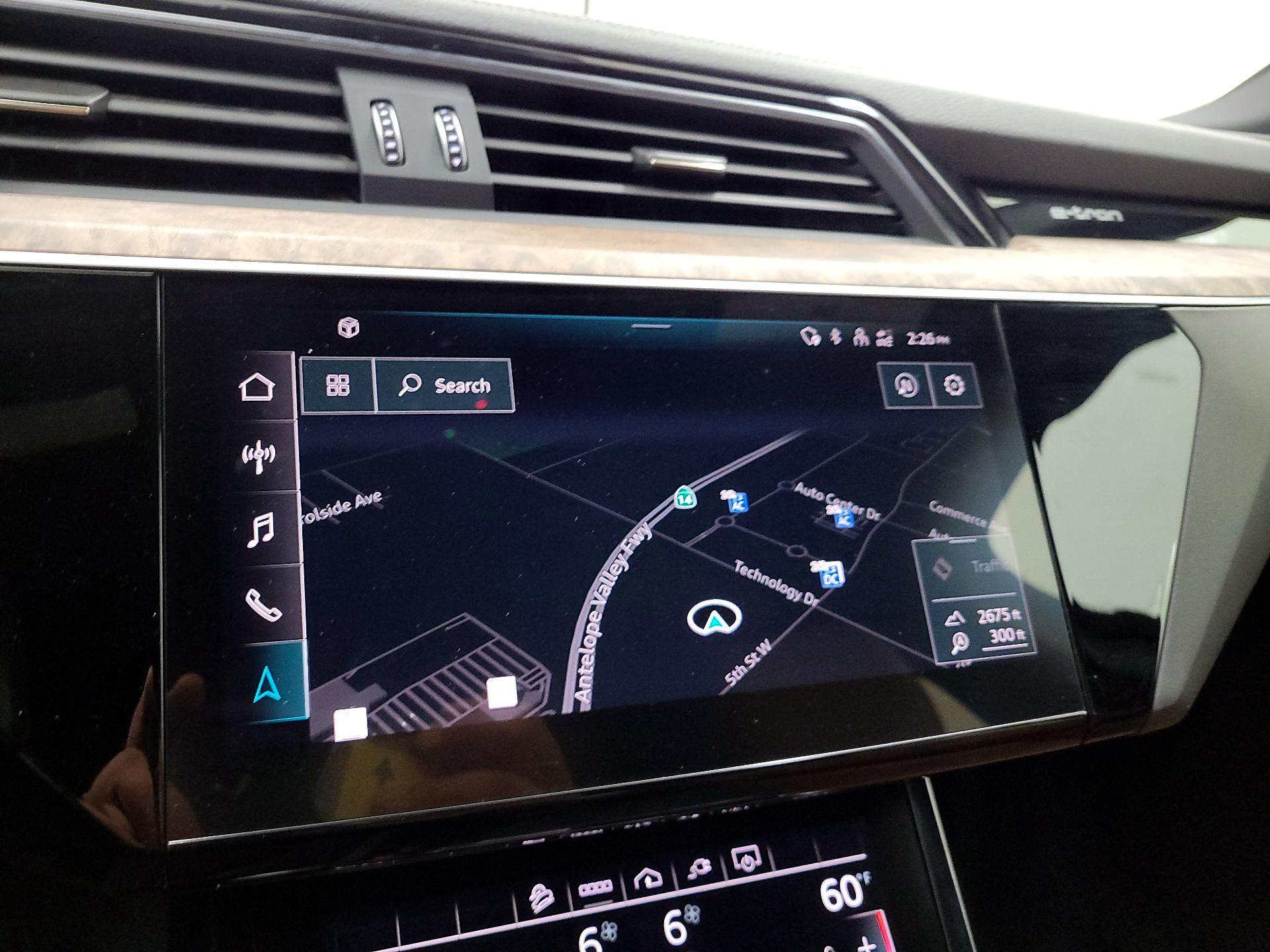 Thumbnail: 2022 Audi e-tron S - 14