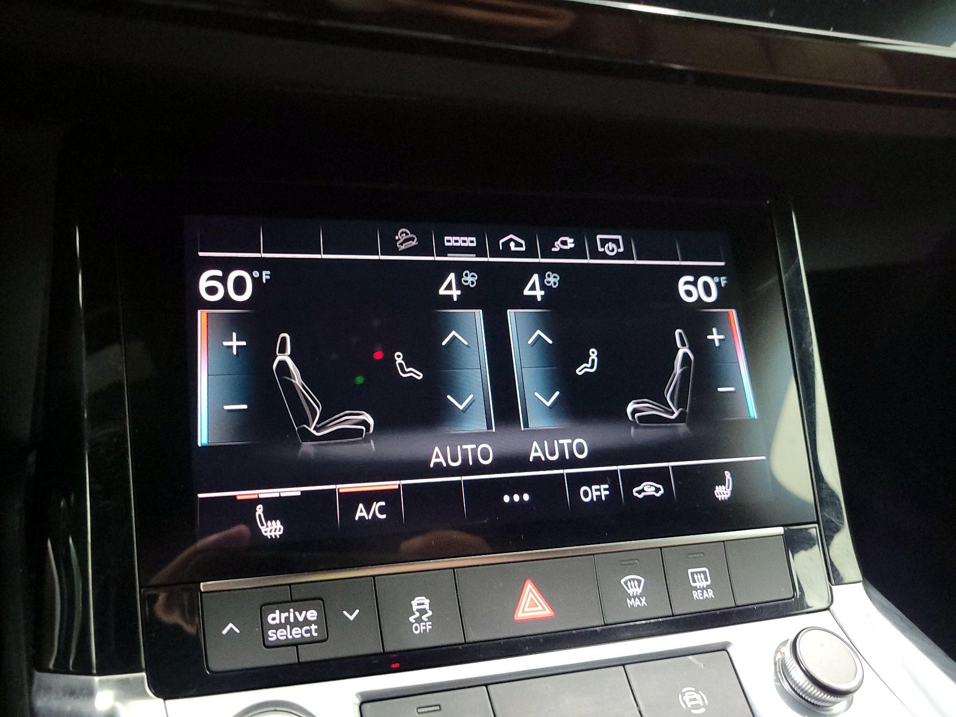 Thumbnail: 2022 Audi e-tron S - 17