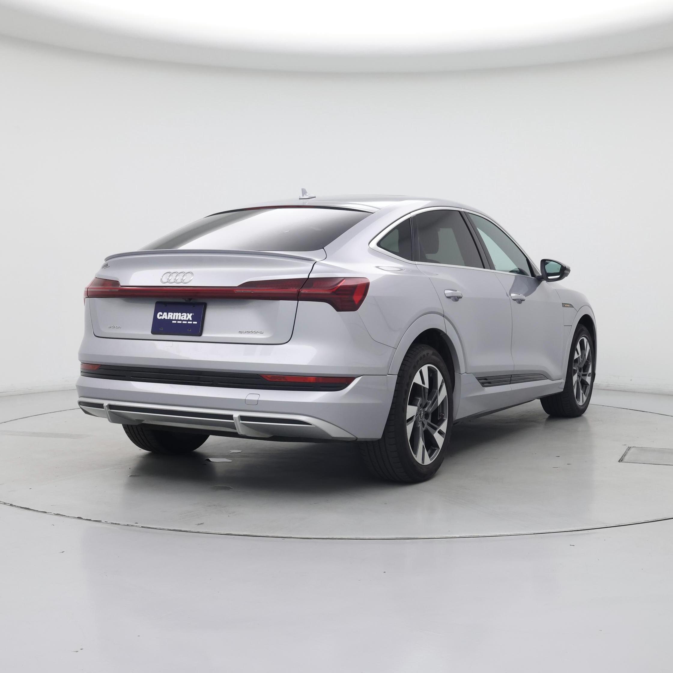 Thumbnail: 2022 Audi e-tron S - 8