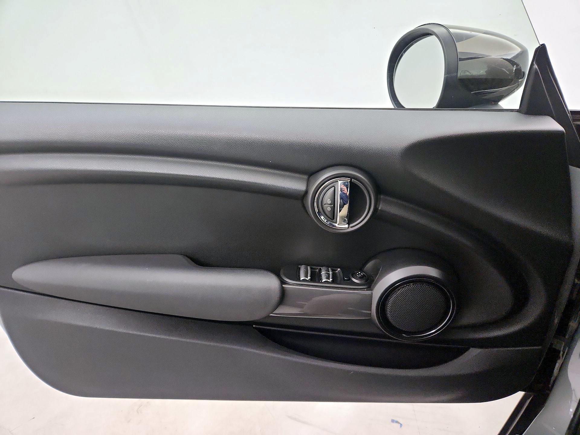 Thumbnail: 2020 MINI Cooper - 12