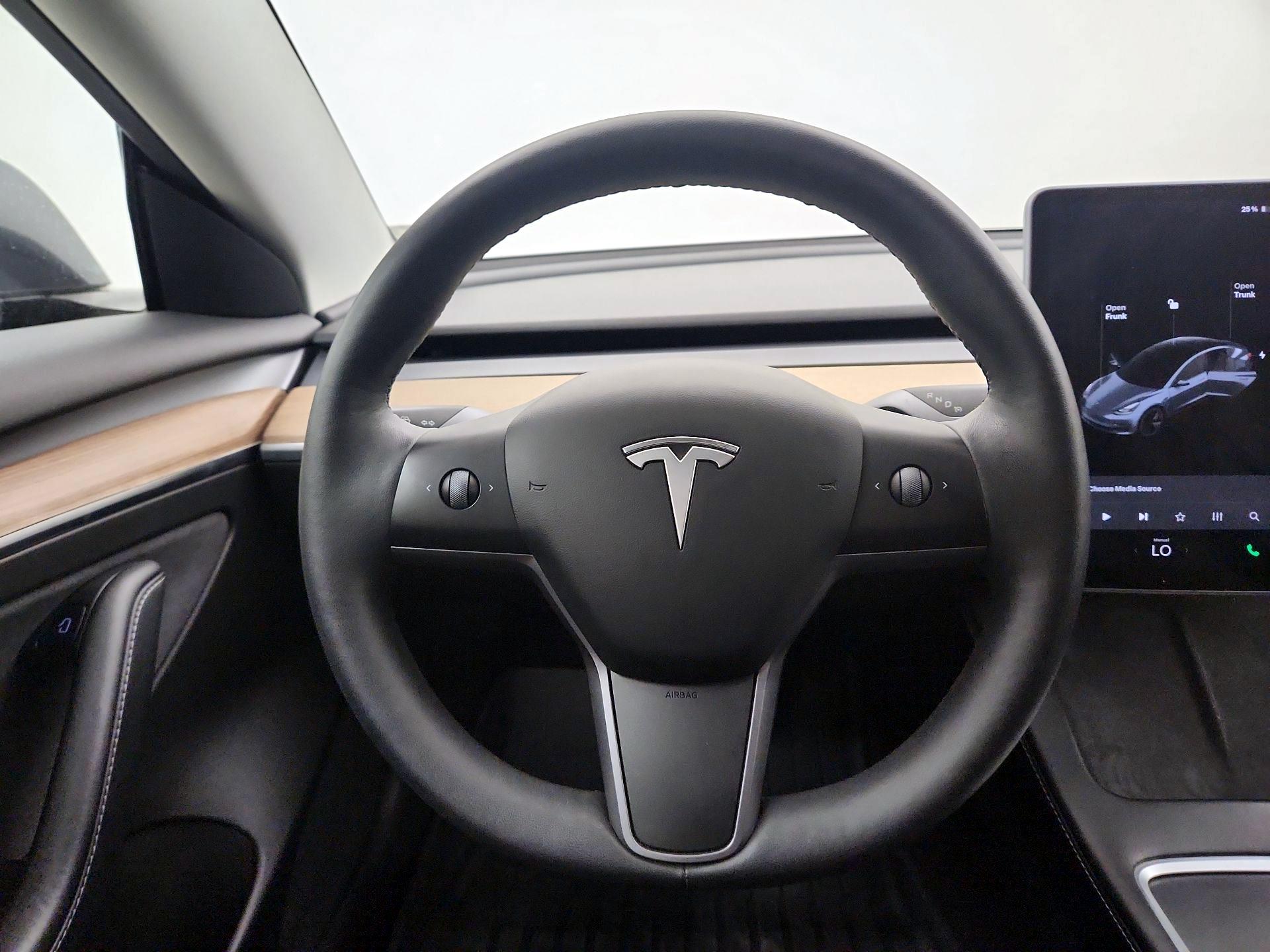 Thumbnail: 2022 Tesla Model 3 - 10