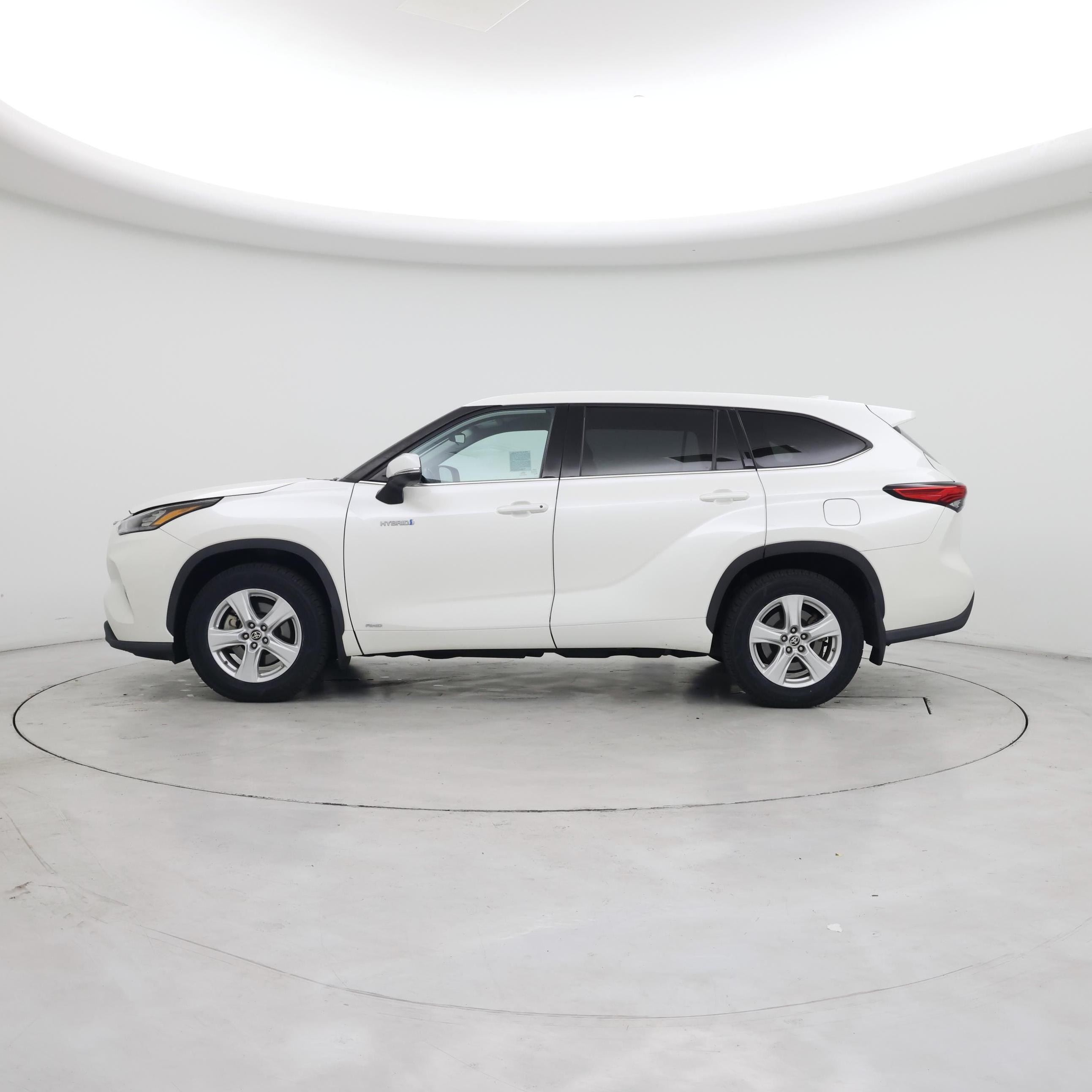Thumbnail: 2020 Toyota Highlander - 3
