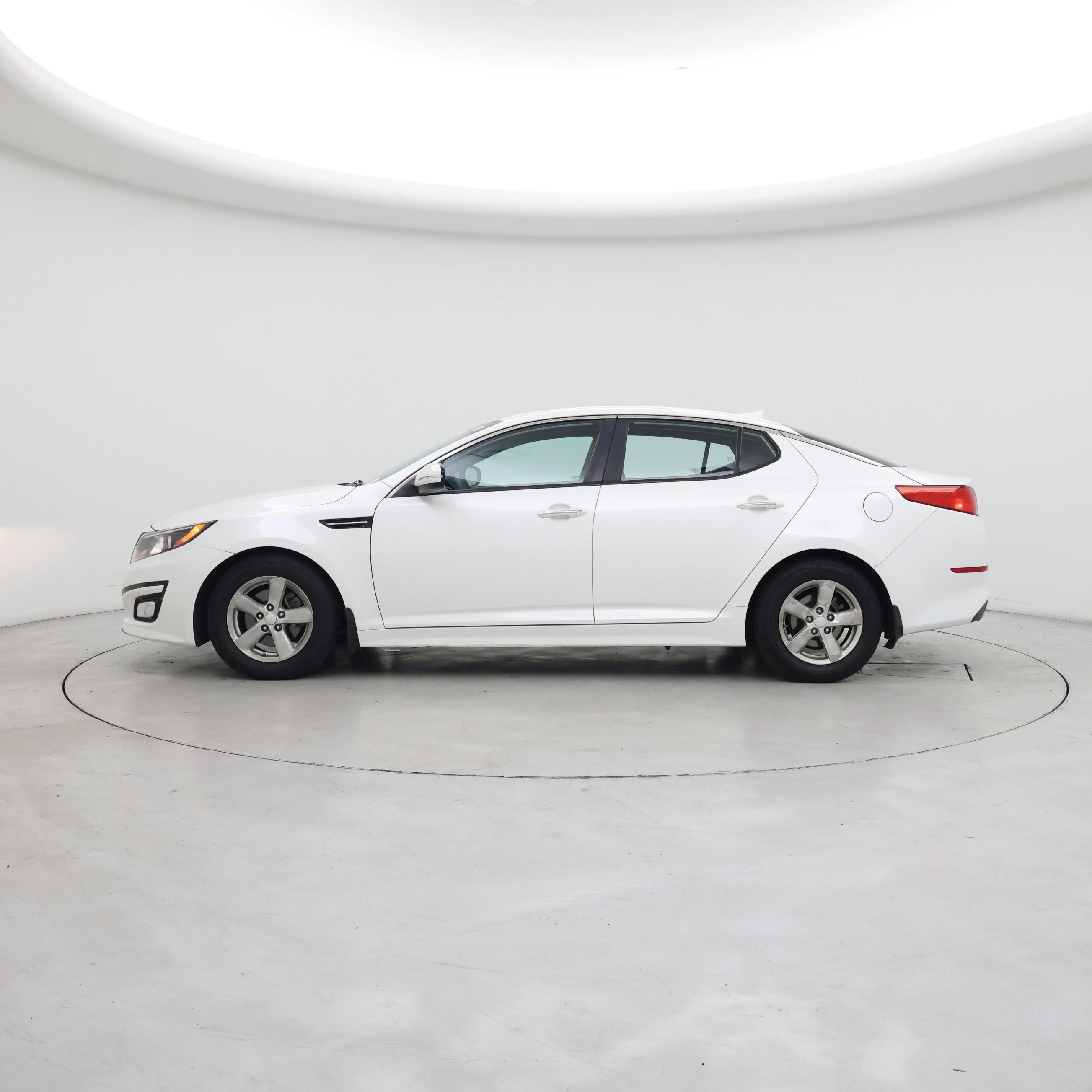 Thumbnail: 2015 Kia Optima - 3