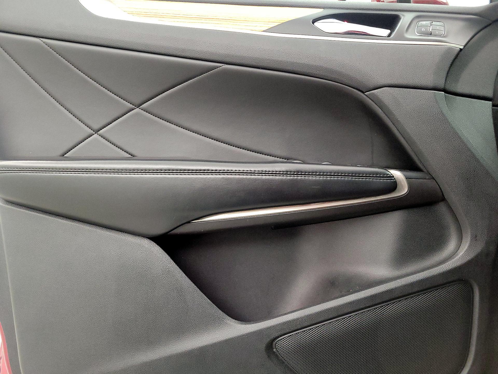 Thumbnail: 2016 Lincoln MKC - 12