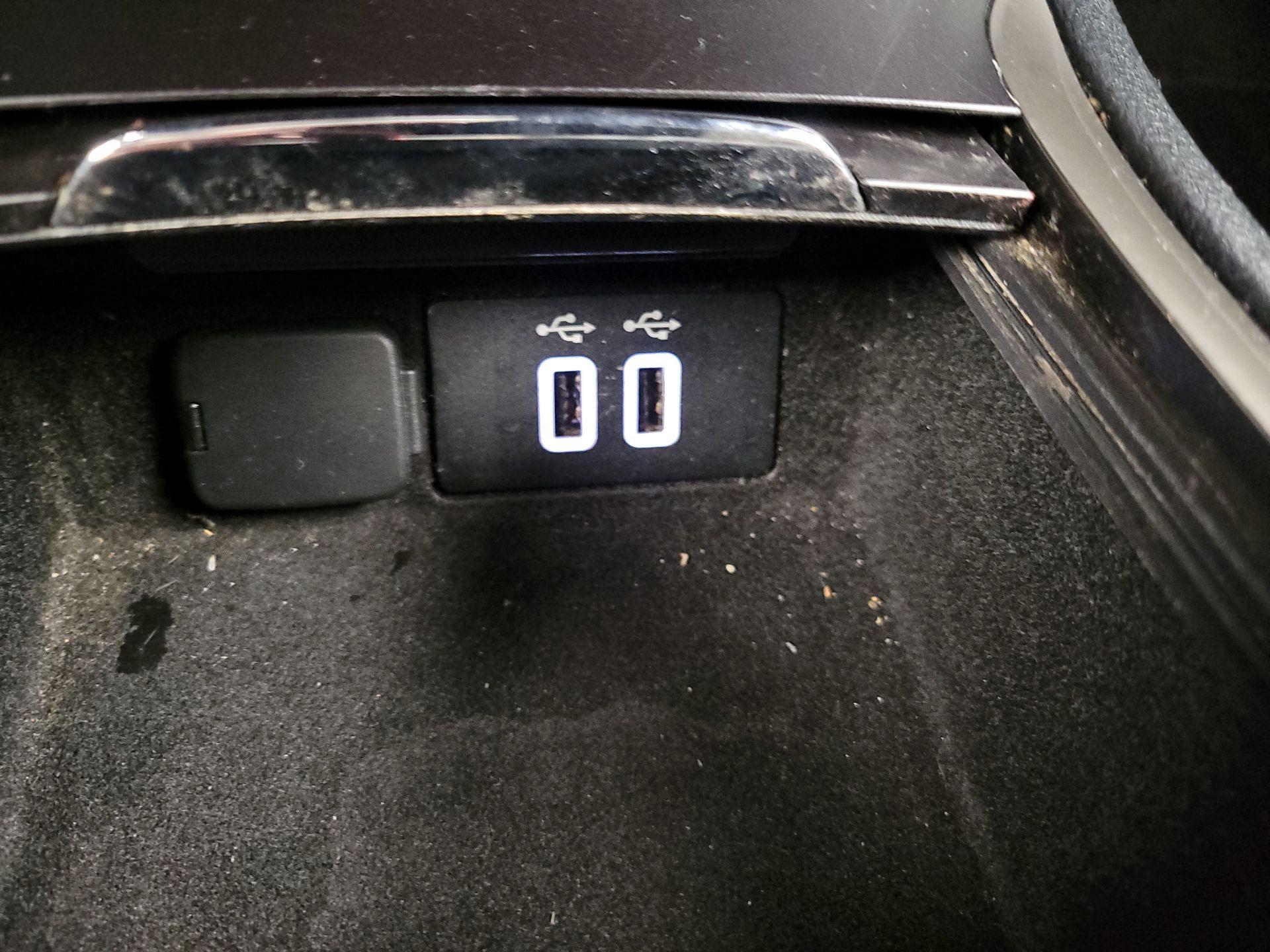 Thumbnail: 2016 Lincoln MKC - 18