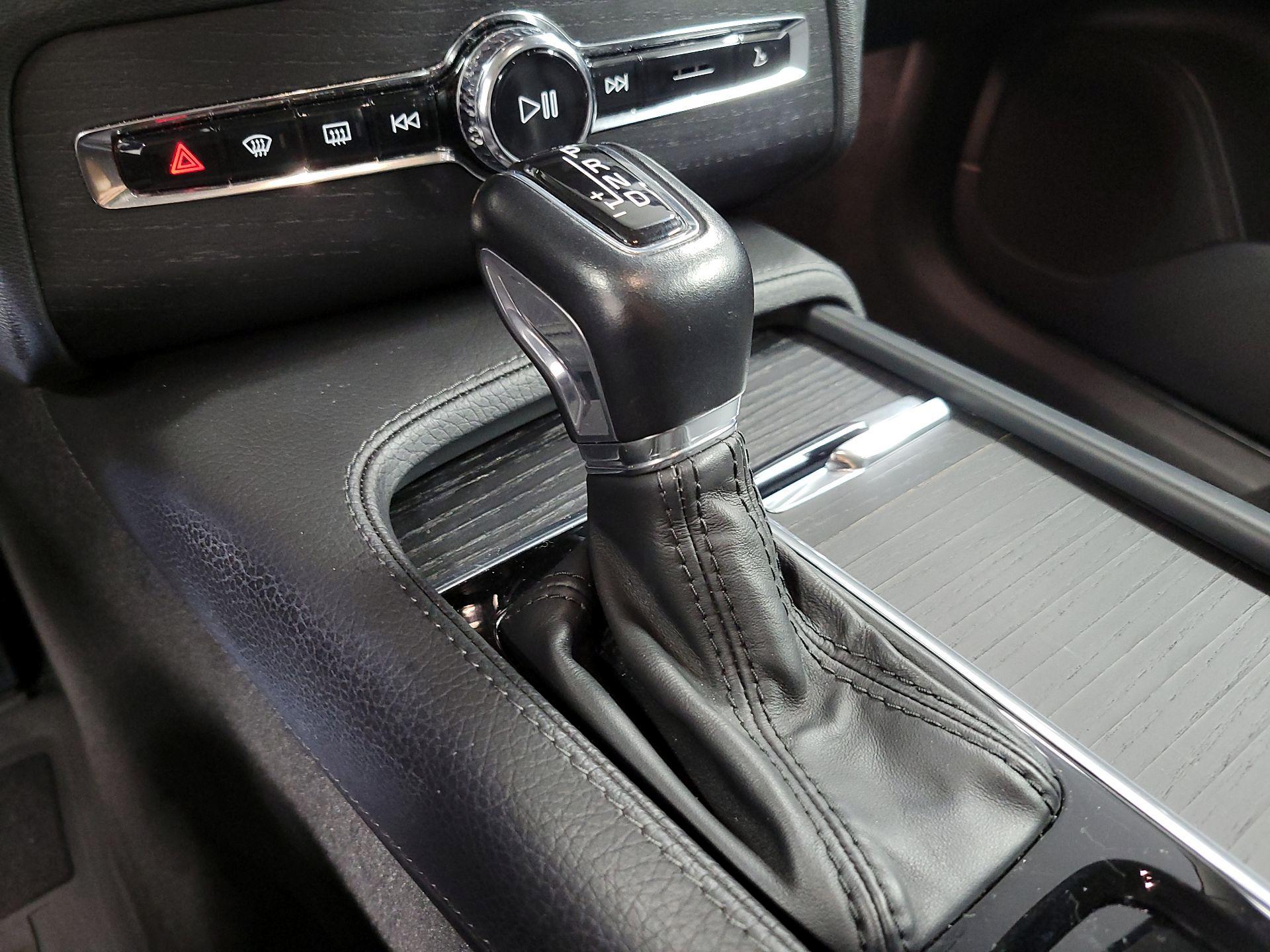 Thumbnail: 2020 Volvo XC90 - 16