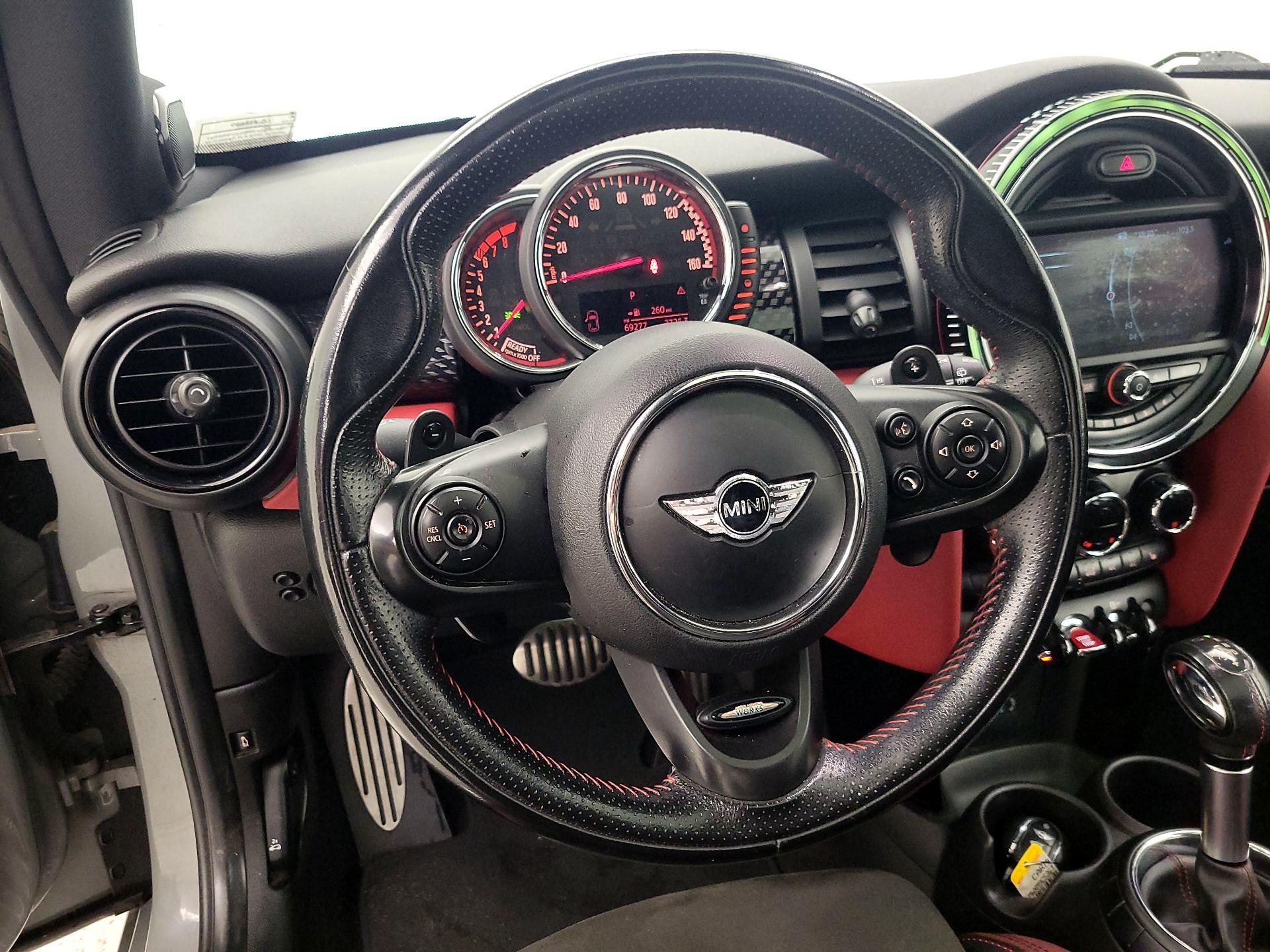 Thumbnail: 2016 MINI Cooper Hardtop - 10