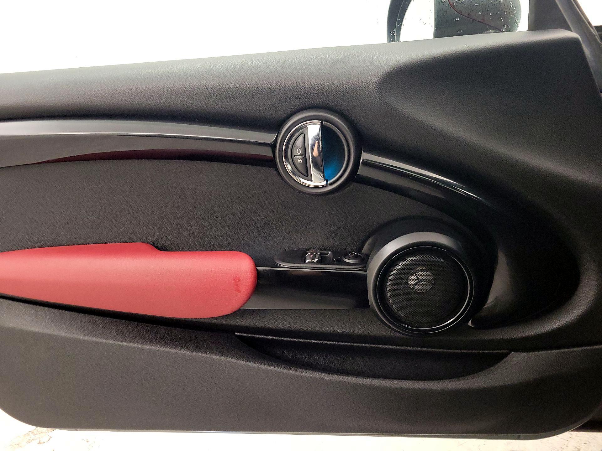 Thumbnail: 2016 MINI Cooper Hardtop - 12