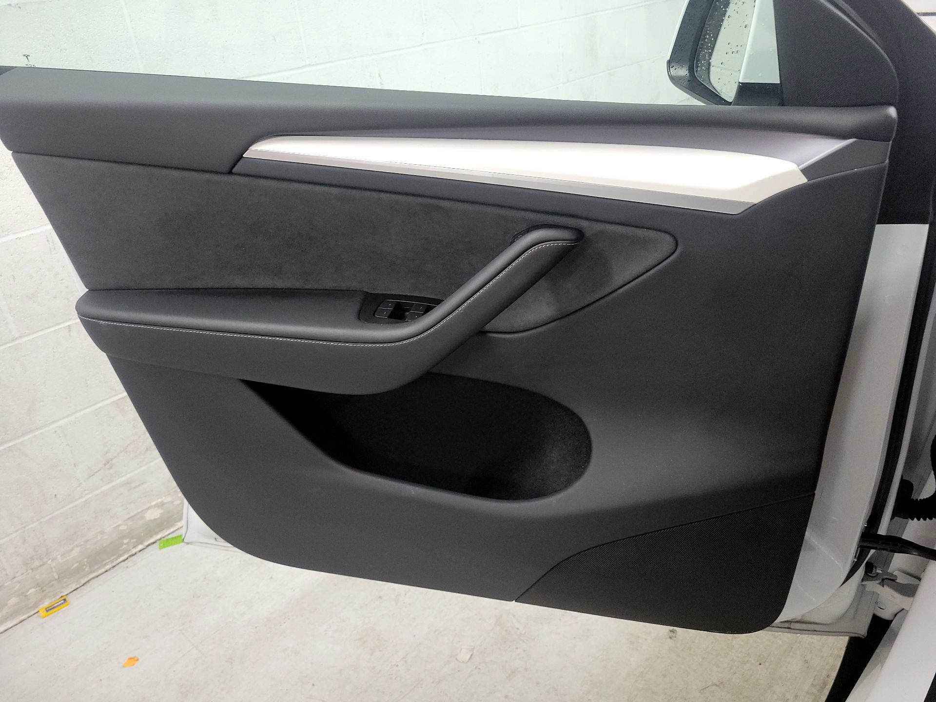 Thumbnail: 2023 Tesla Model Y - 12