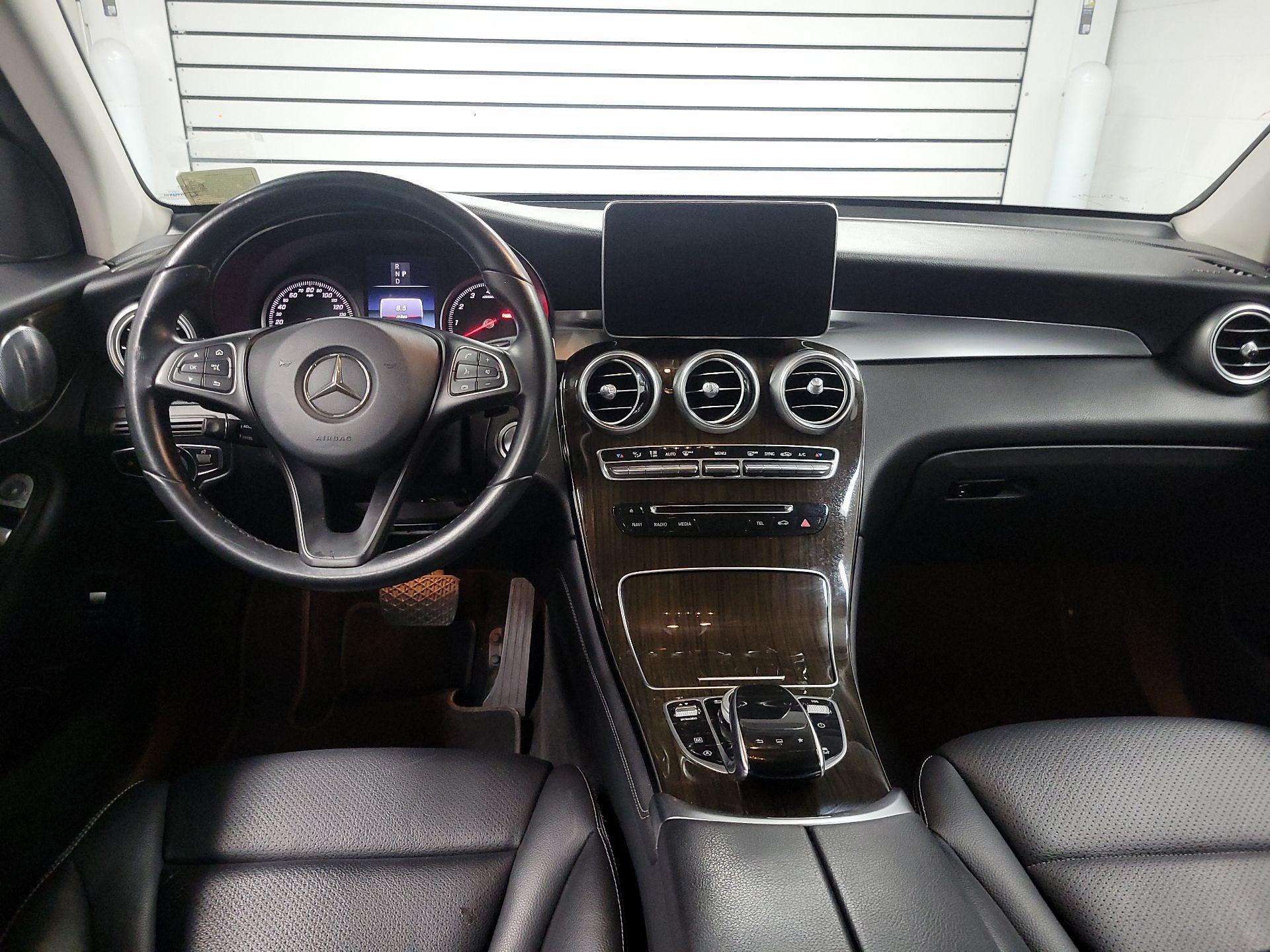 Thumbnail: 2016 Mercedes-Benz GLC - 9
