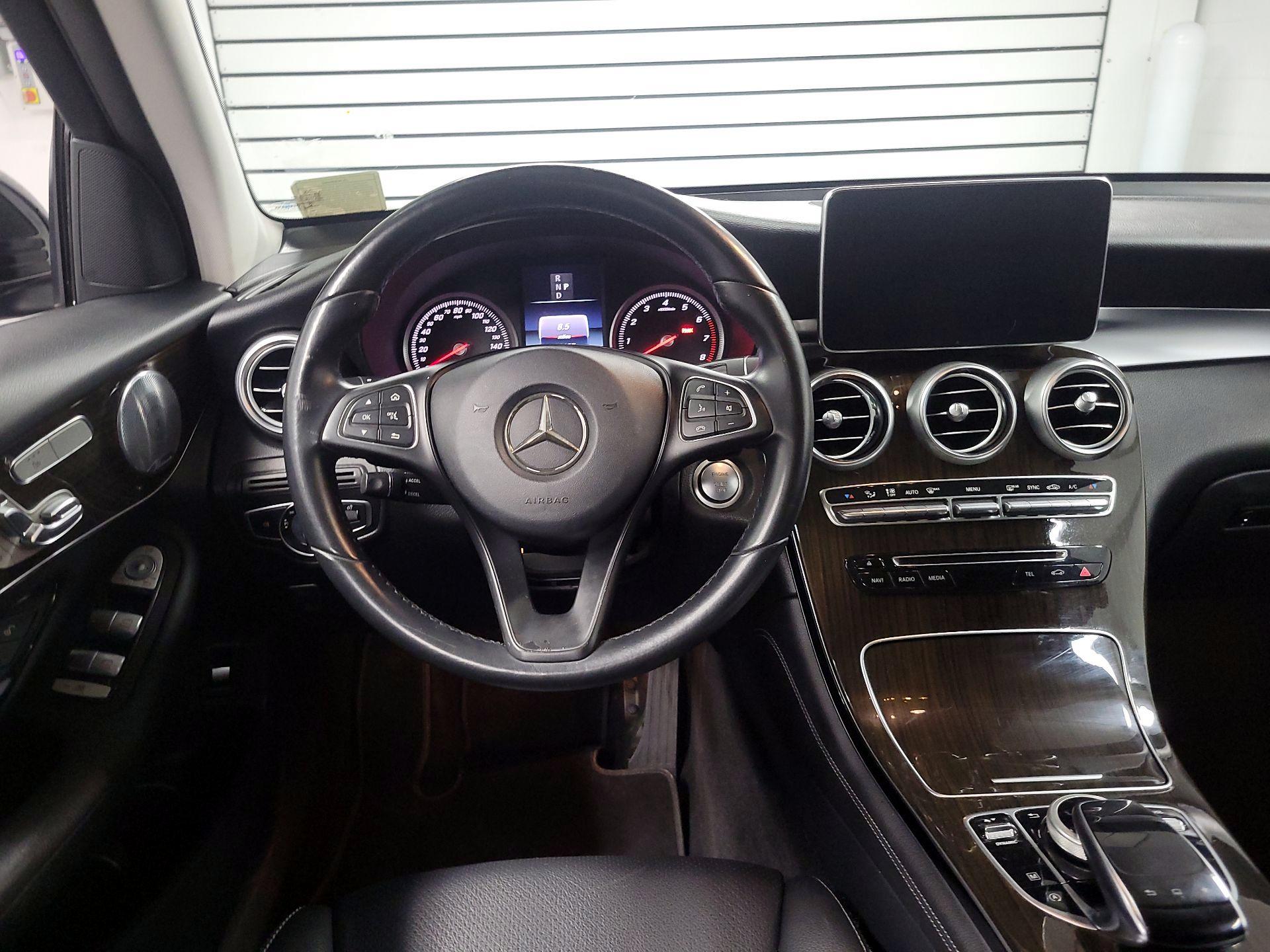 Thumbnail: 2016 Mercedes-Benz GLC - 10
