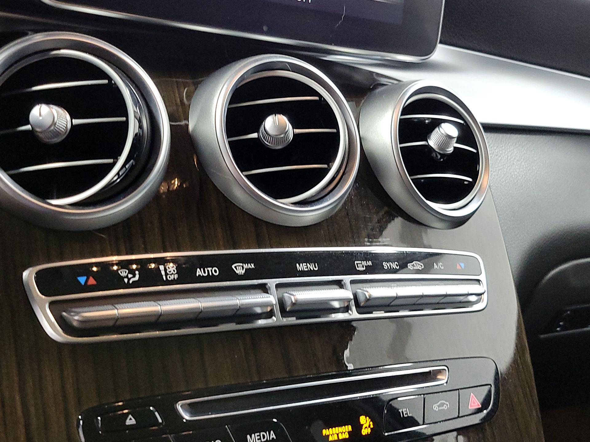 Thumbnail: 2016 Mercedes-Benz GLC - 16