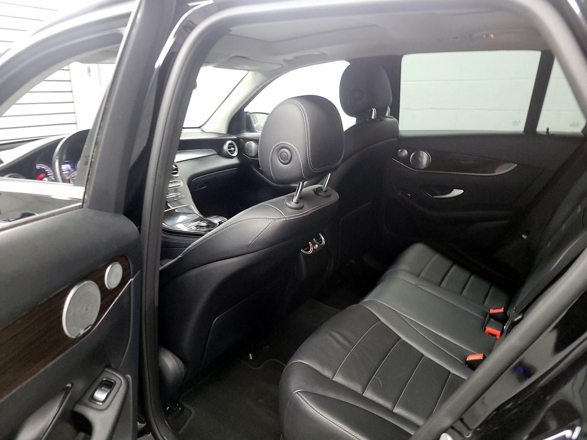 Thumbnail: 2016 Mercedes-Benz GLC - 18