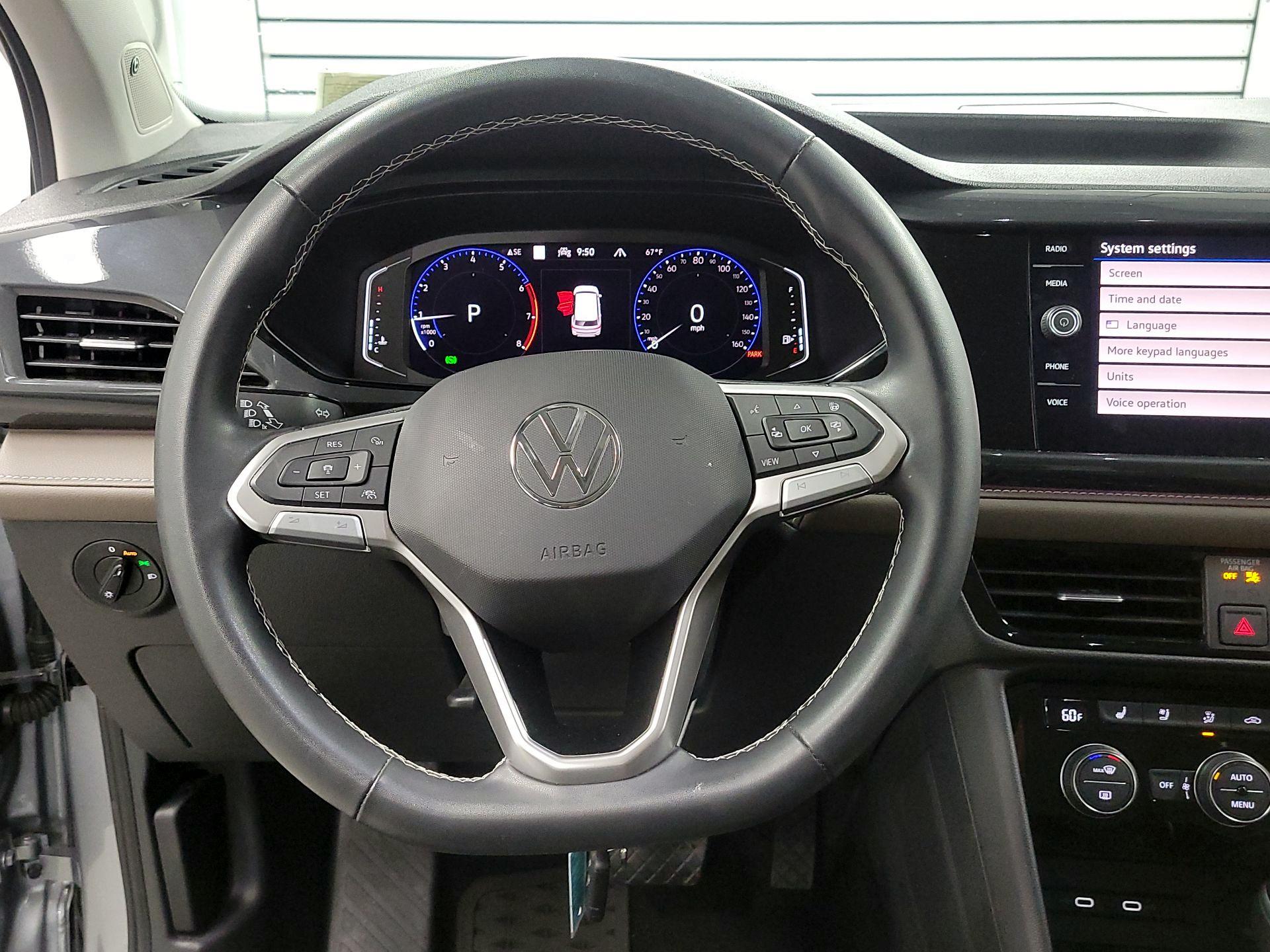 Thumbnail: 2022 Volkswagen Taos - 10