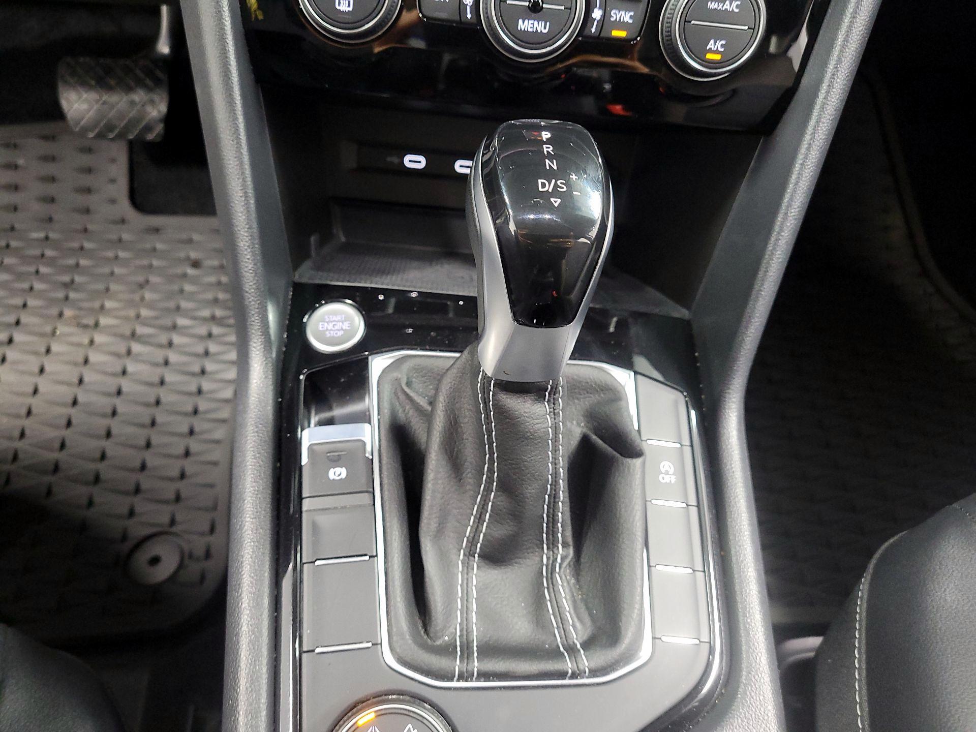 Thumbnail: 2022 Volkswagen Taos - 17