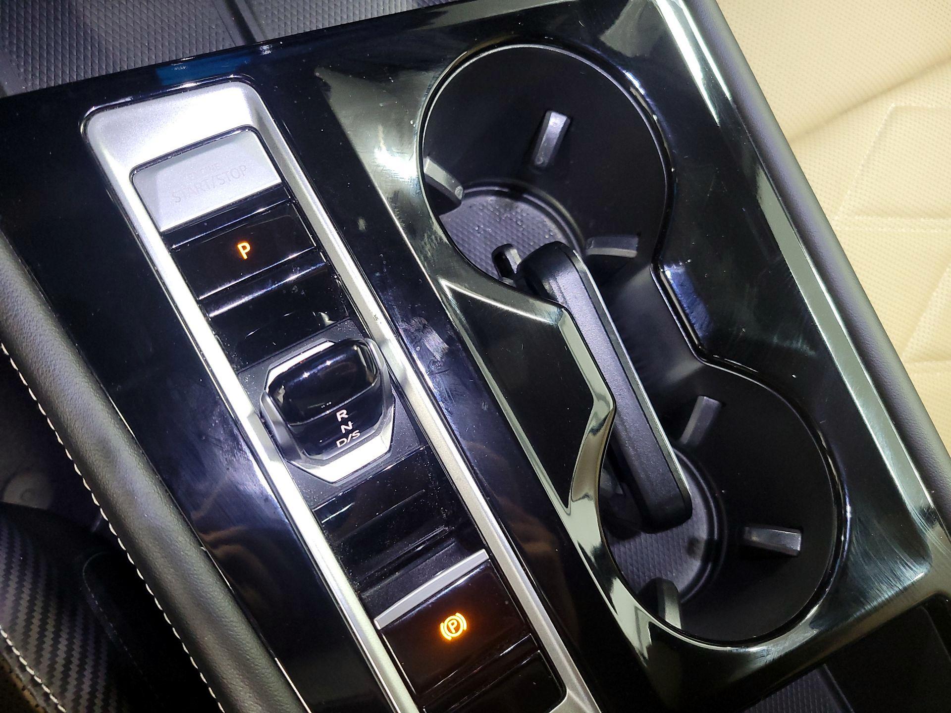 Thumbnail: 2024 Volkswagen Atlas - 16