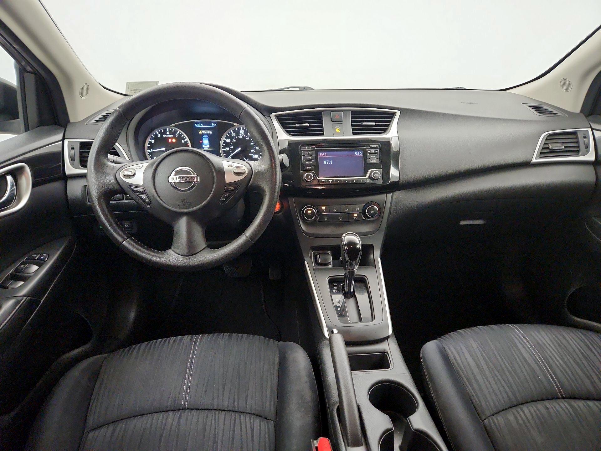 Thumbnail: 2016 Nissan Sentra - 9