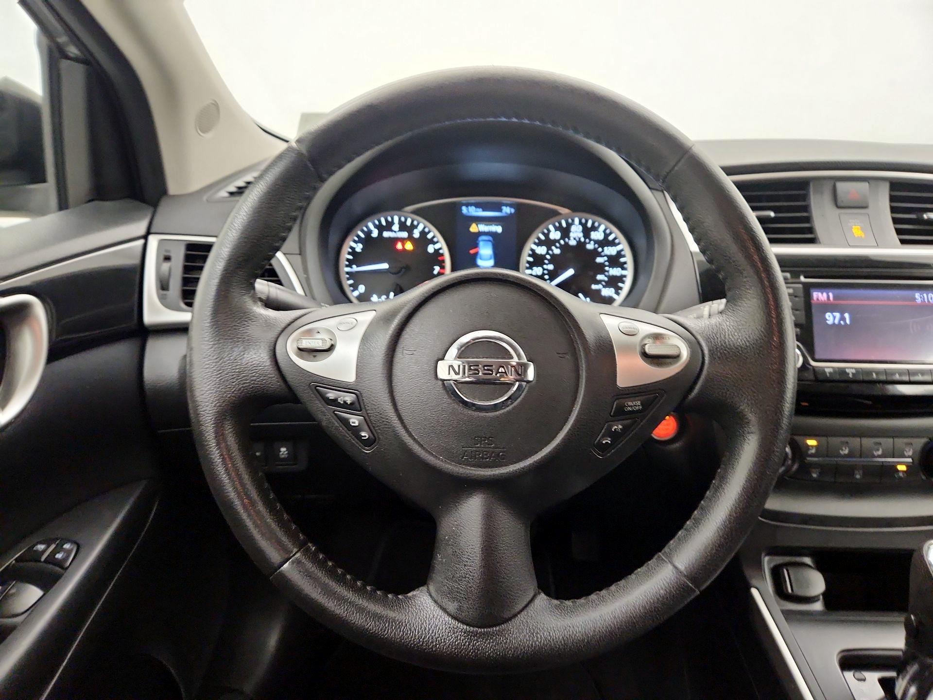 Thumbnail: 2016 Nissan Sentra - 10
