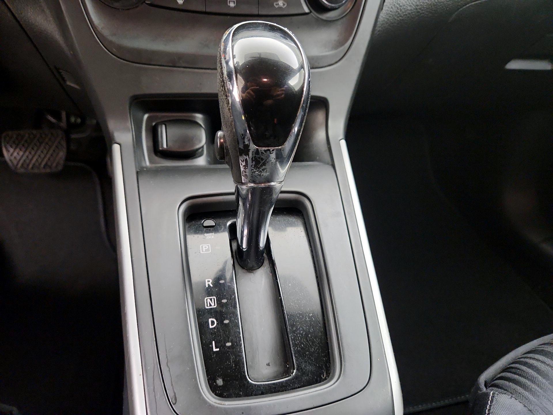 Thumbnail: 2016 Nissan Sentra - 17