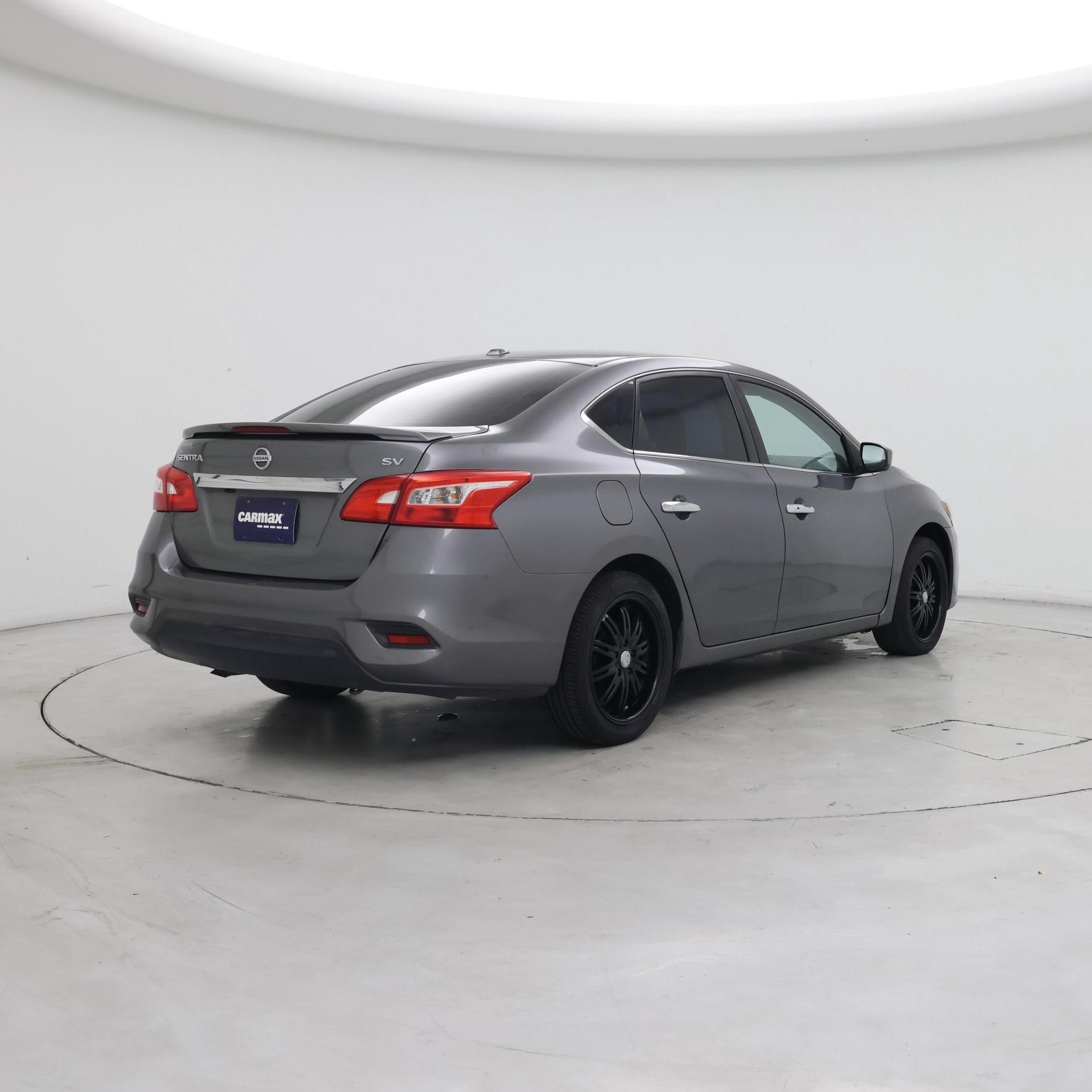 Thumbnail: 2016 Nissan Sentra - 8