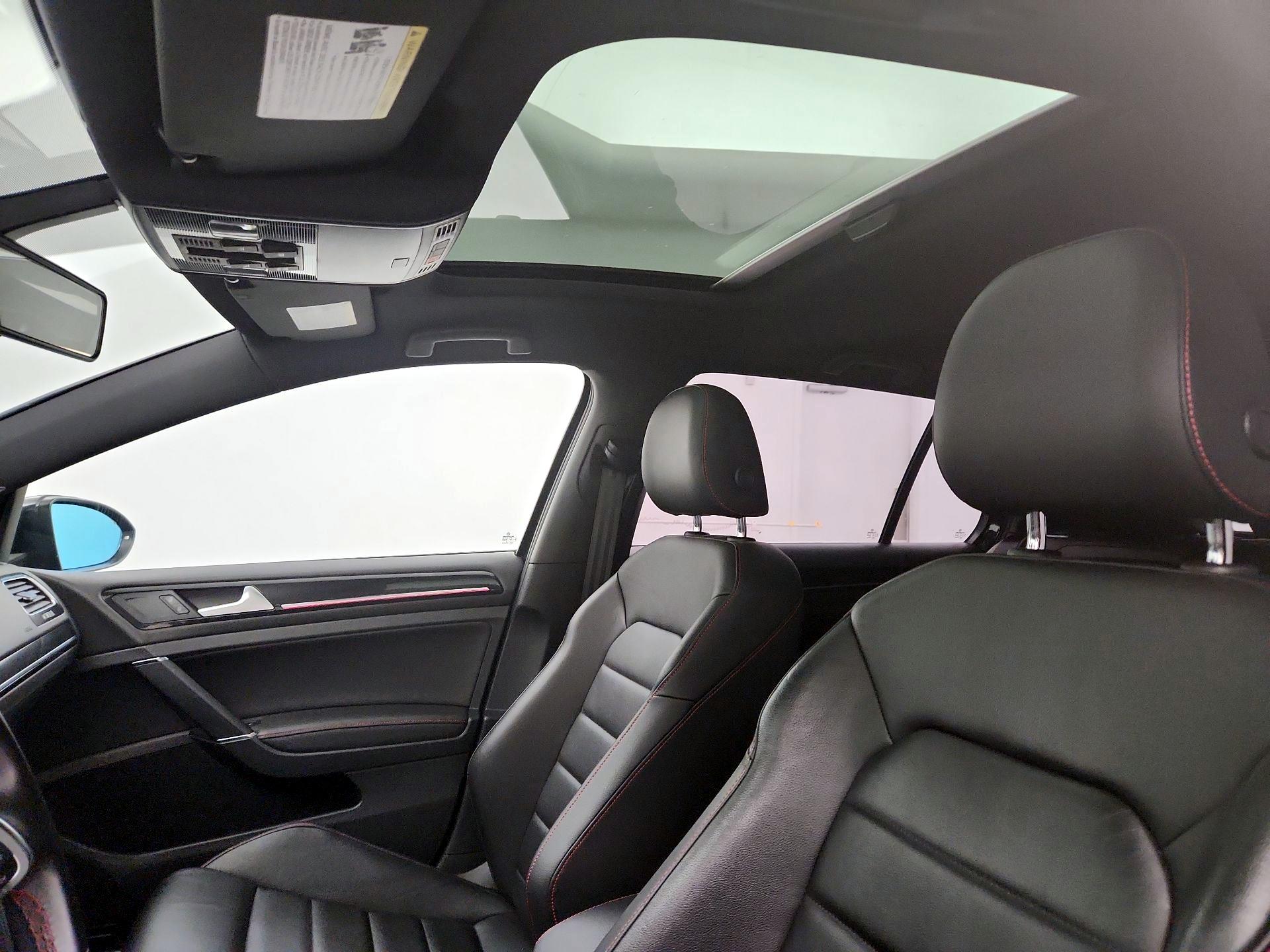 Thumbnail: 2016 Volkswagen Golf - 19