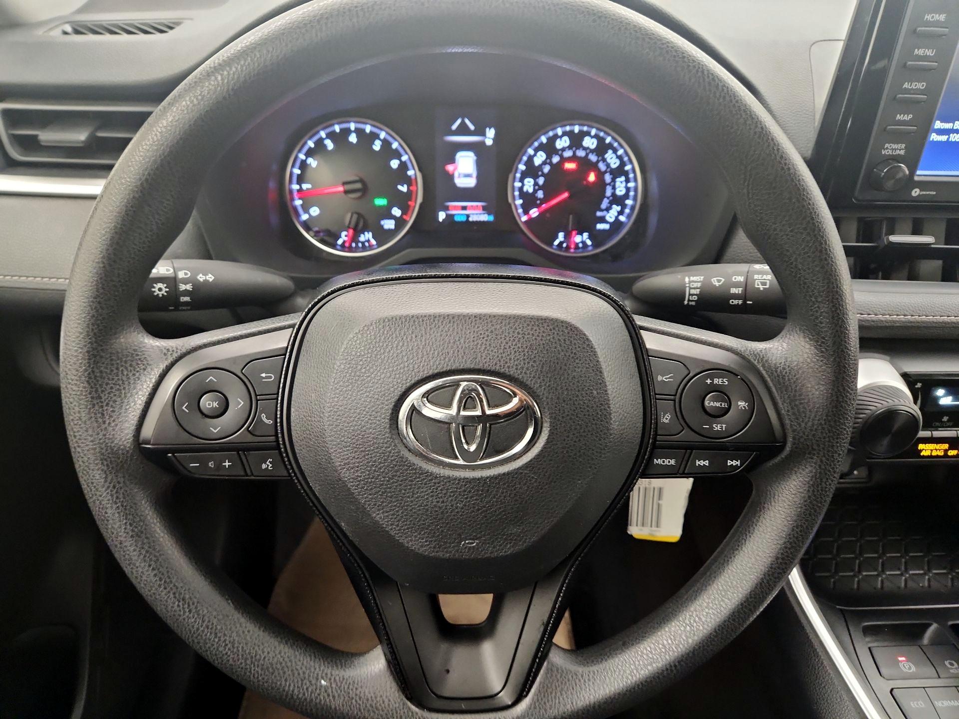 Thumbnail: 2020 Toyota RAV4 - 10