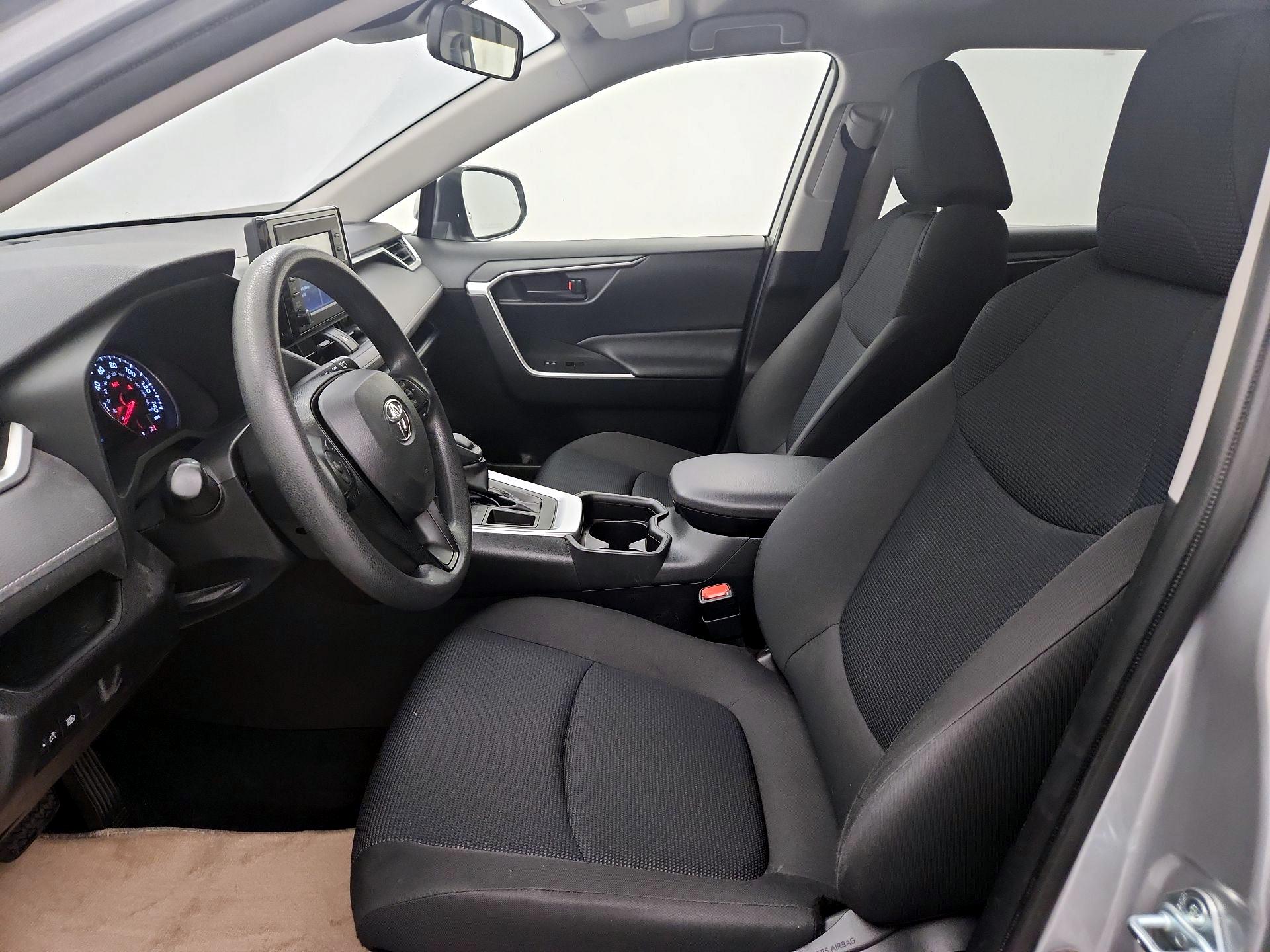 Thumbnail: 2020 Toyota RAV4 - 11
