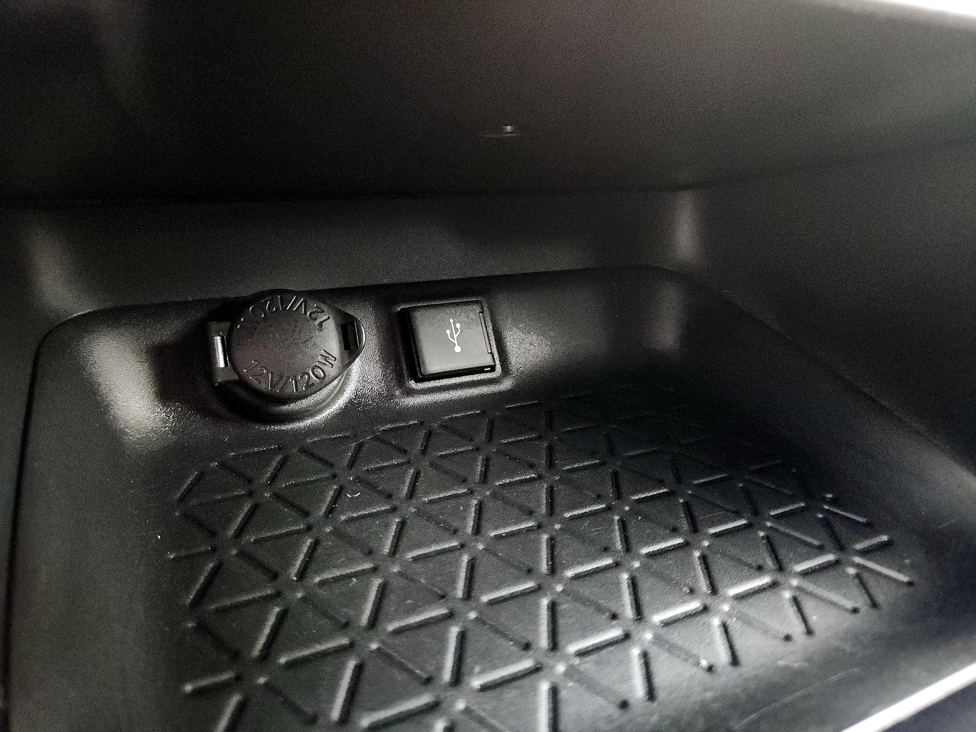 Thumbnail: 2020 Toyota RAV4 - 18
