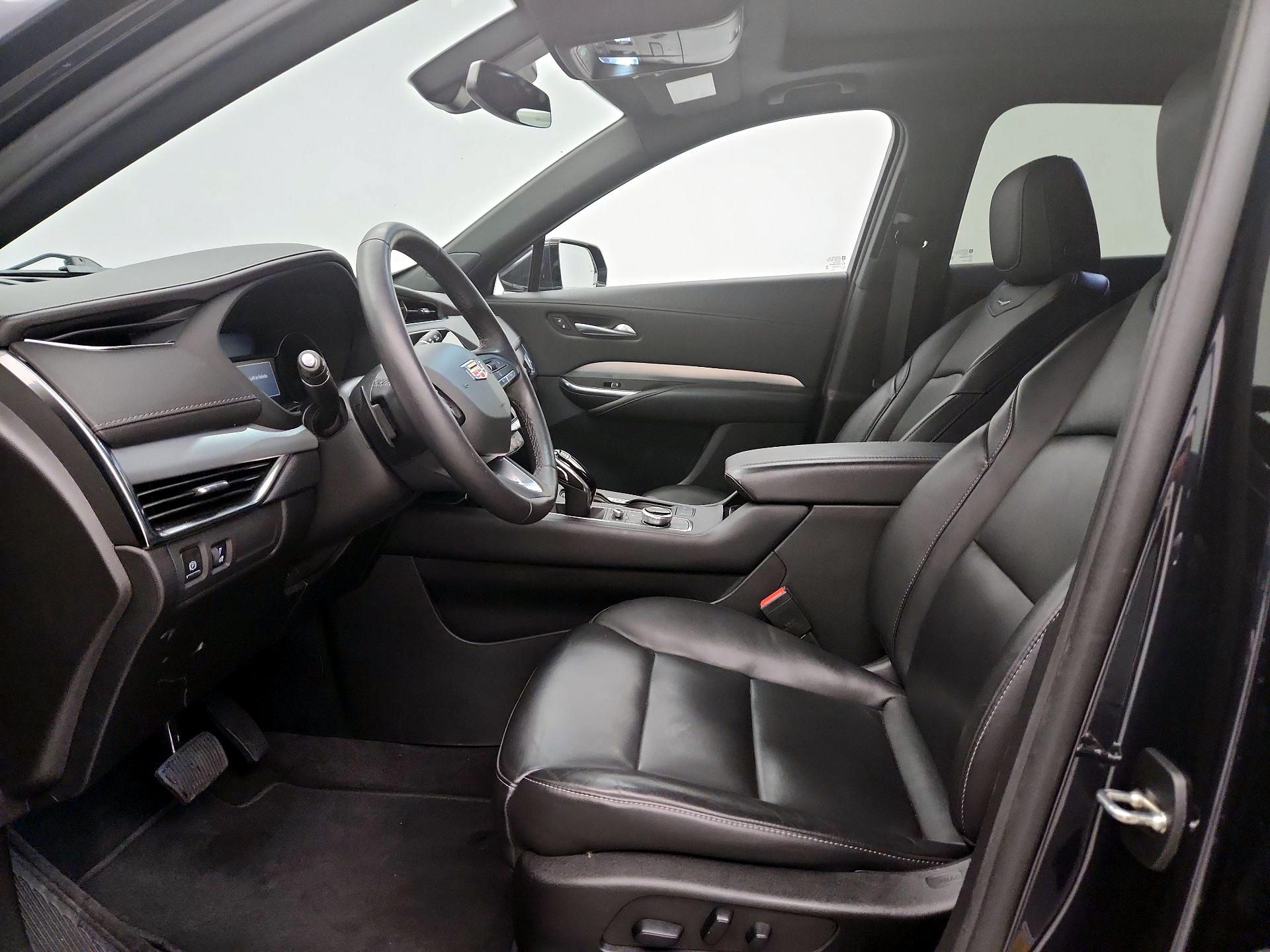 Thumbnail: 2023 Cadillac XT4 - 11