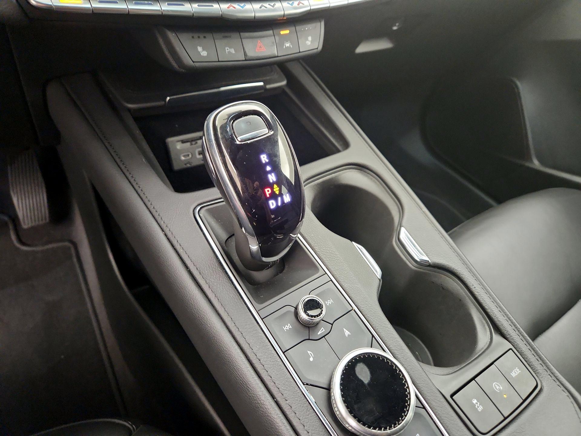 Thumbnail: 2023 Cadillac XT4 - 17