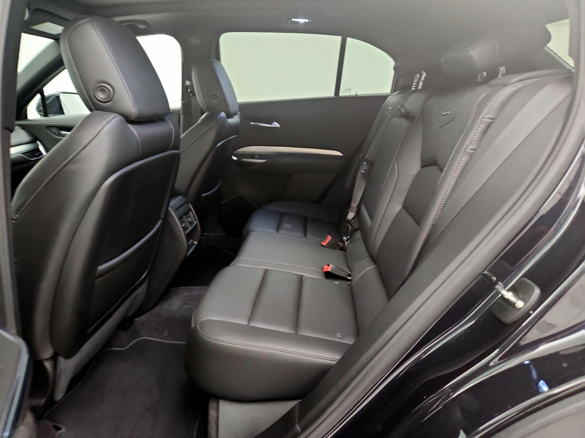 Thumbnail: 2023 Cadillac XT4 - 19