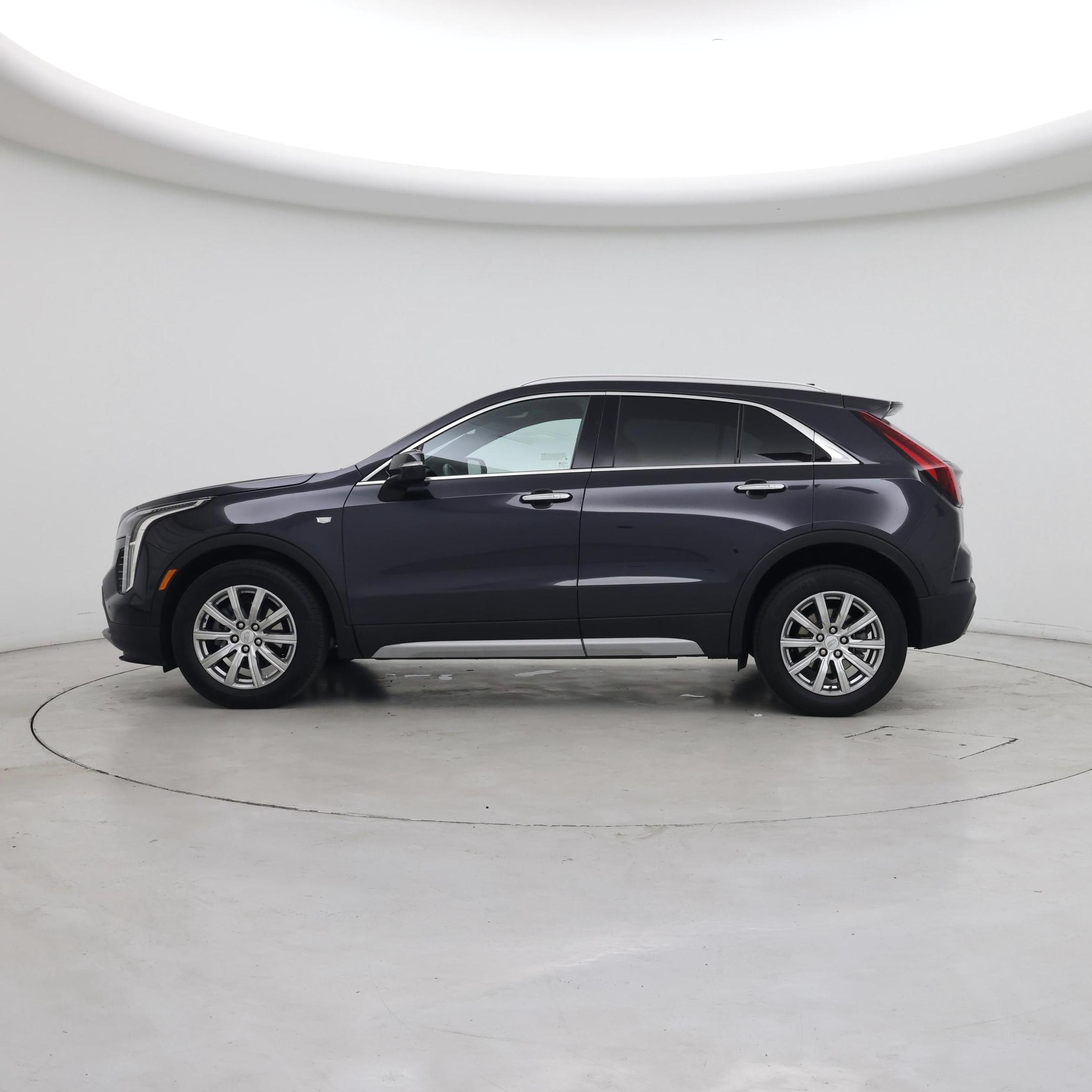 Thumbnail: 2023 Cadillac XT4 - 3