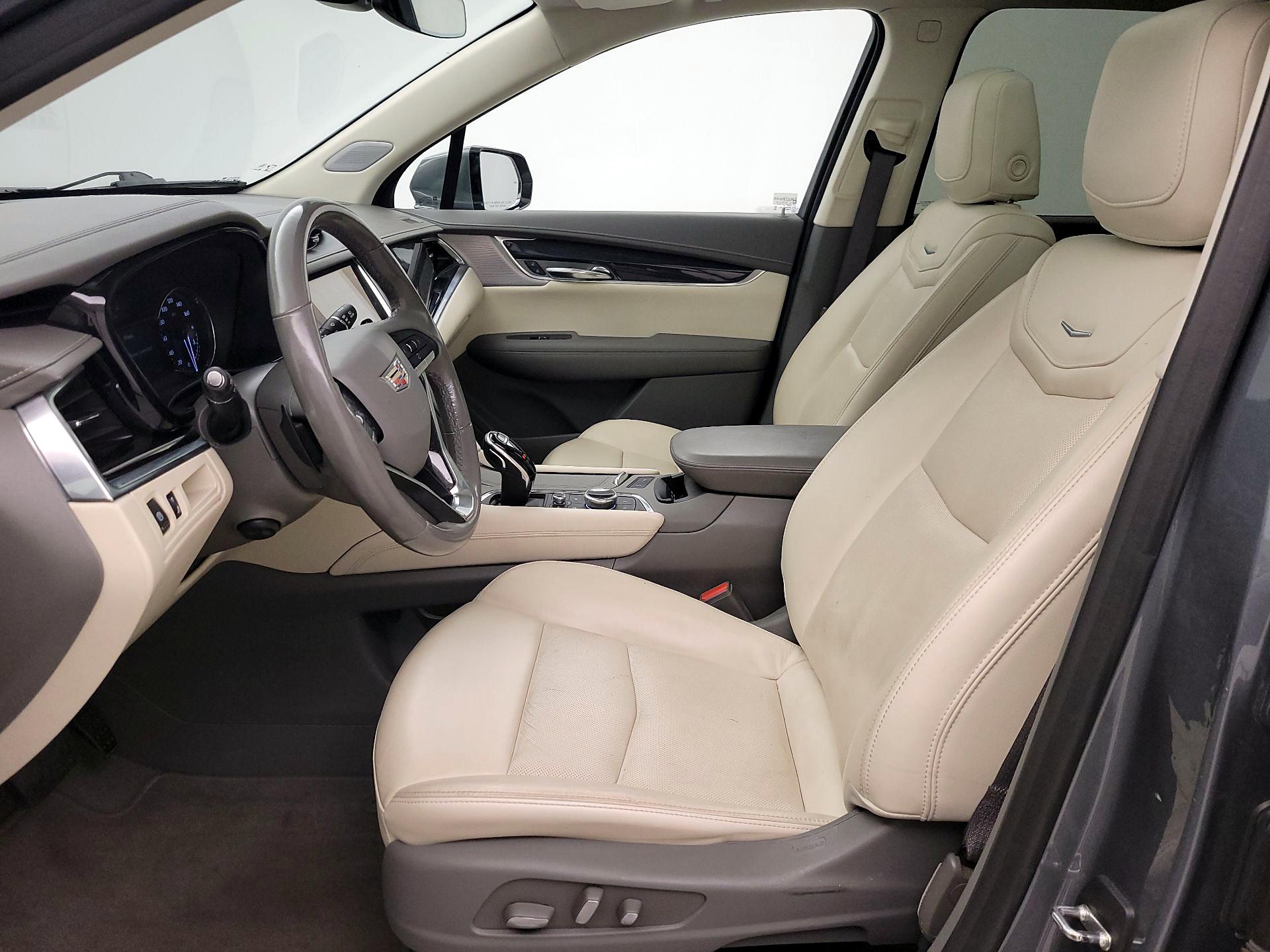 Thumbnail: 2022 Cadillac XT6 - 11