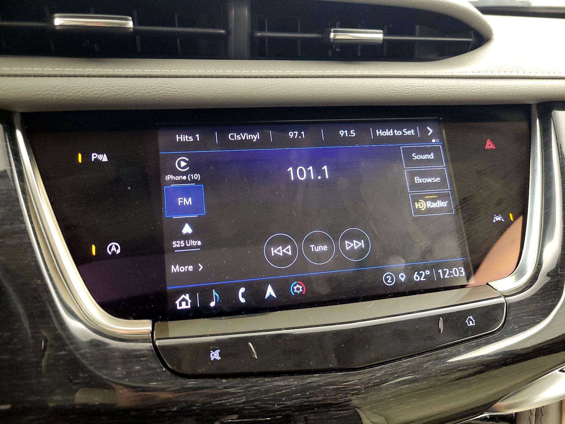 Thumbnail: 2022 Cadillac XT6 - 16