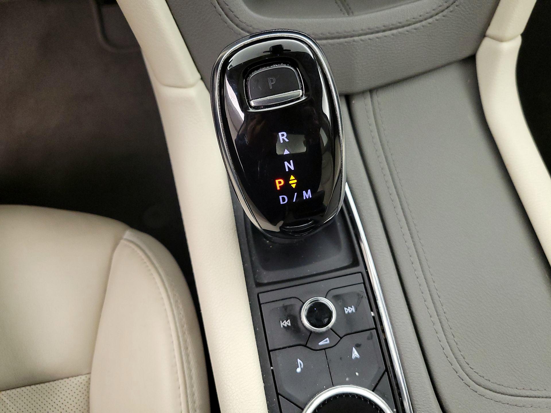 Thumbnail: 2022 Cadillac XT6 - 18