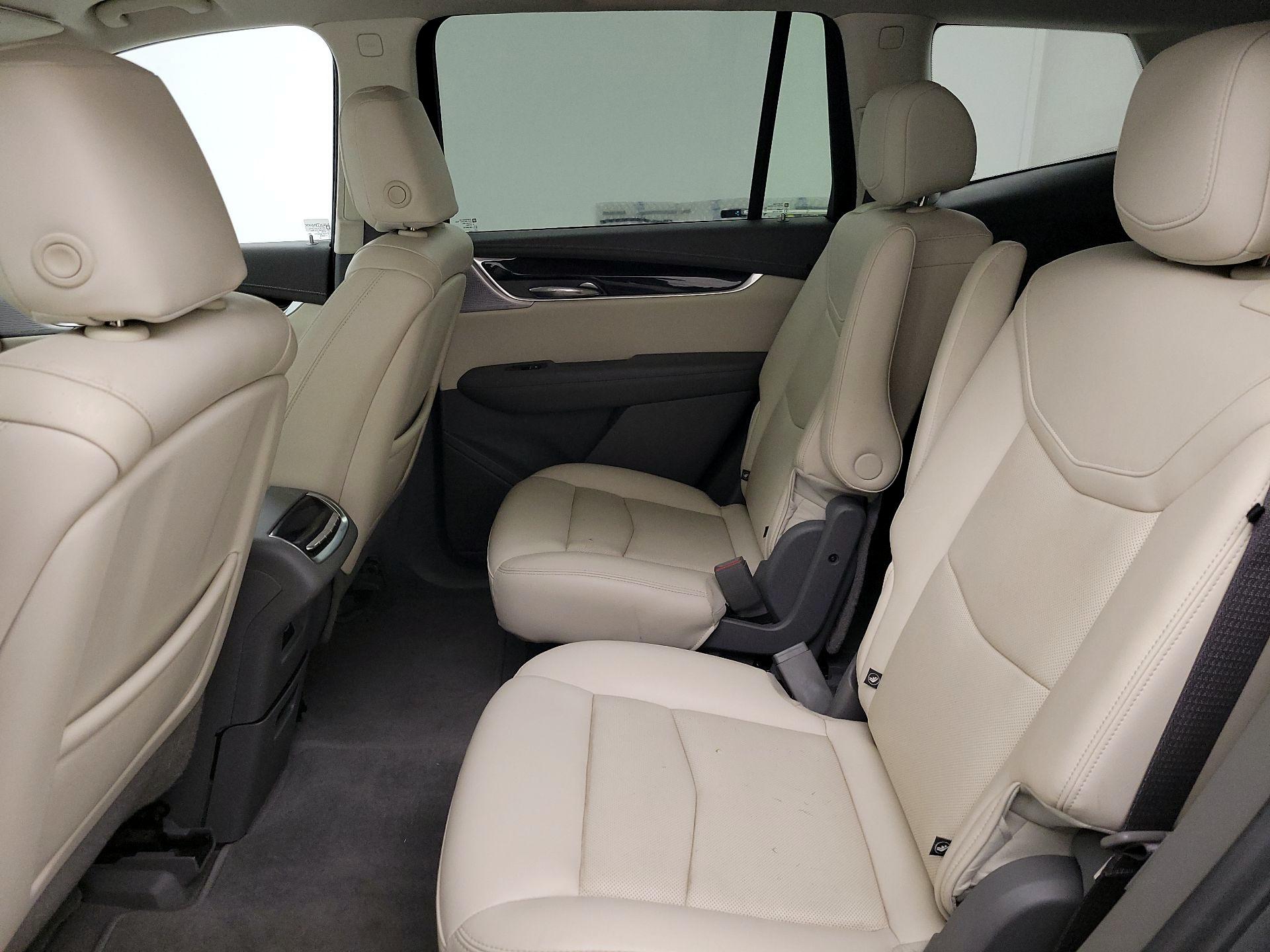 Thumbnail: 2022 Cadillac XT6 - 20