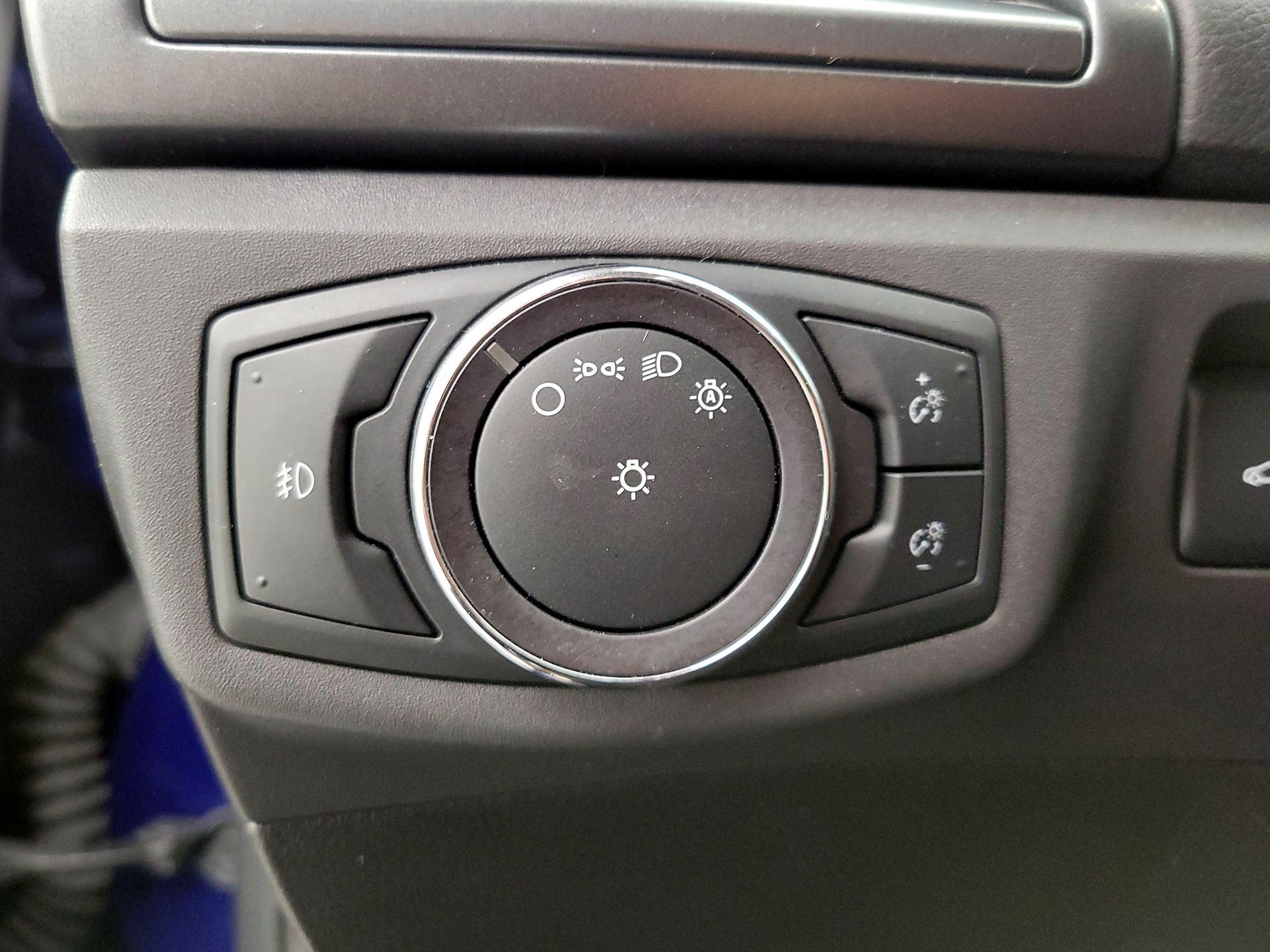 Thumbnail: 2015 Ford Fusion - 13