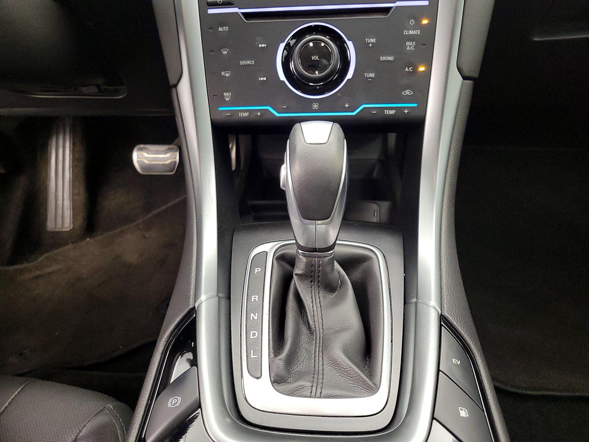 Thumbnail: 2015 Ford Fusion - 18