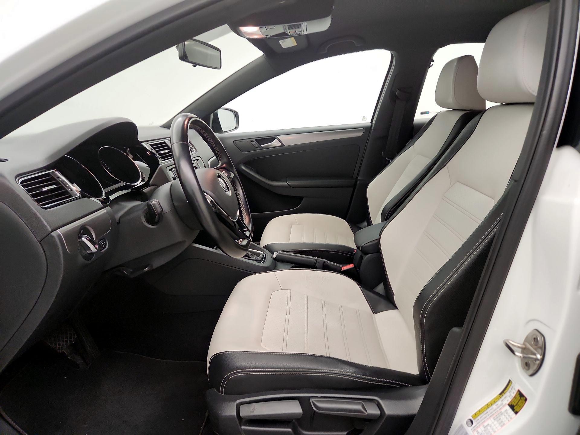 Thumbnail: 2016 Volkswagen Jetta - 11