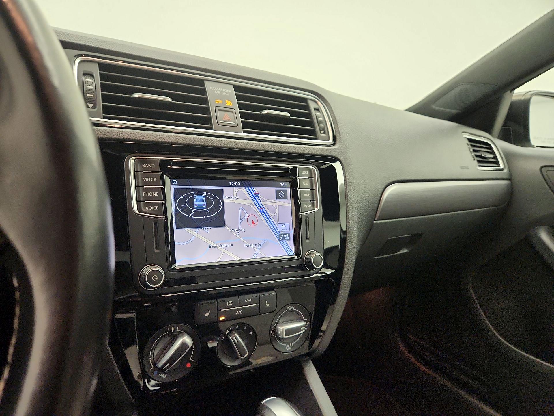 Thumbnail: 2016 Volkswagen Jetta - 17